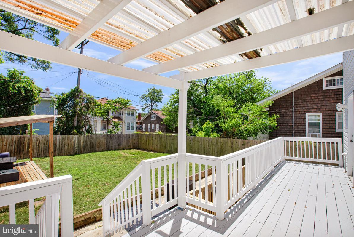 GARWYN OAKS - Residential