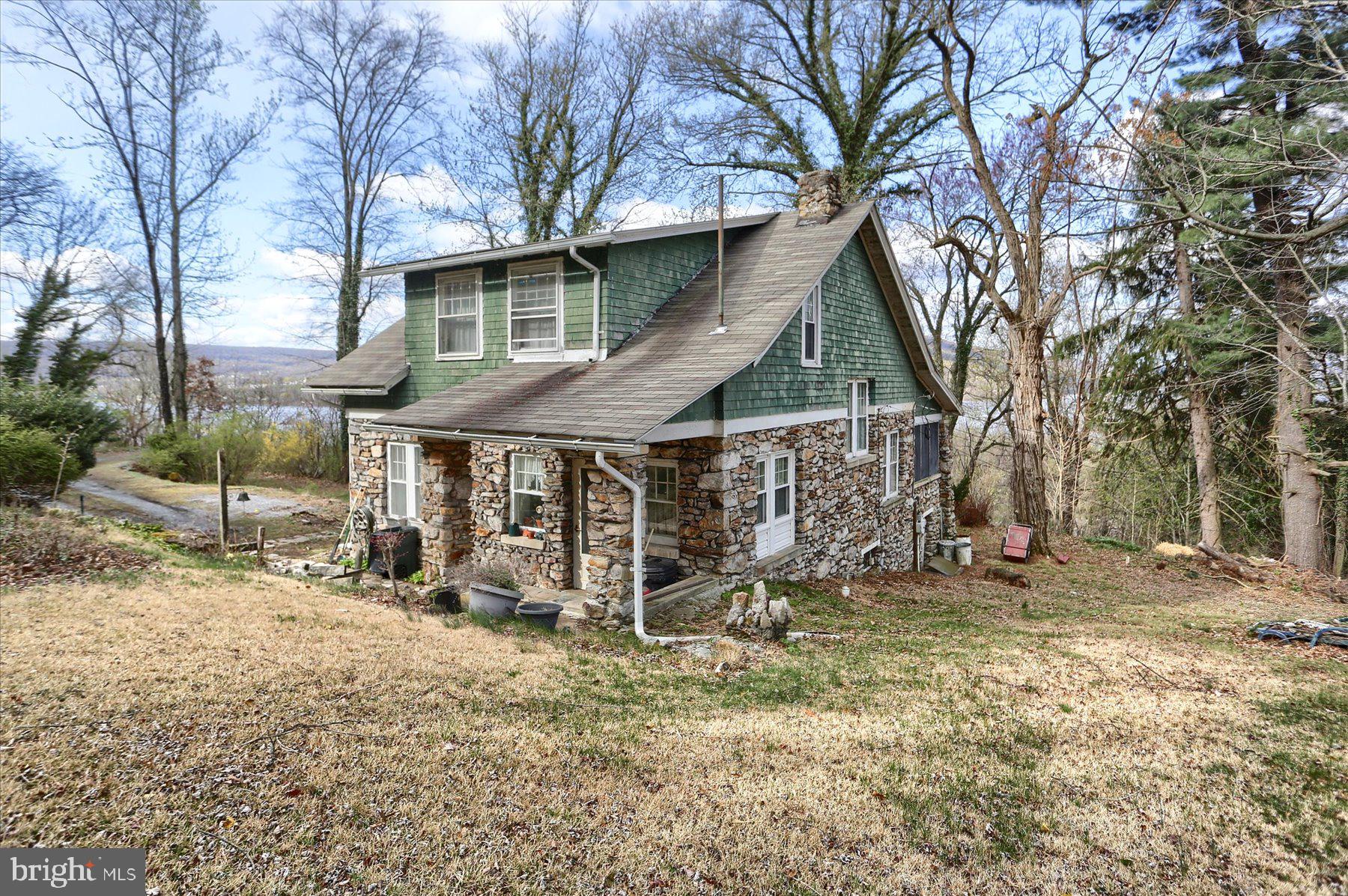 HILLSIDE - Residential