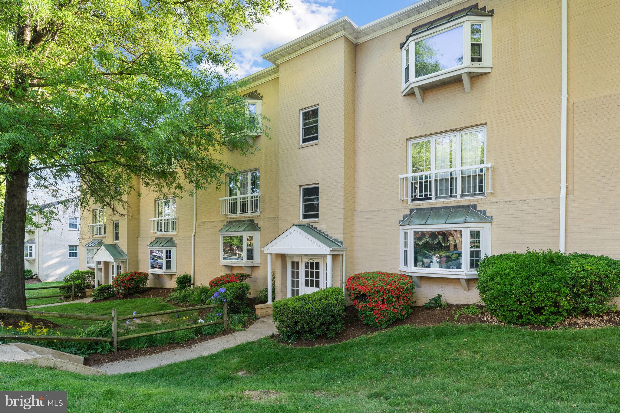 VILLAGES AT FALLS CHURCH - Residential Lease