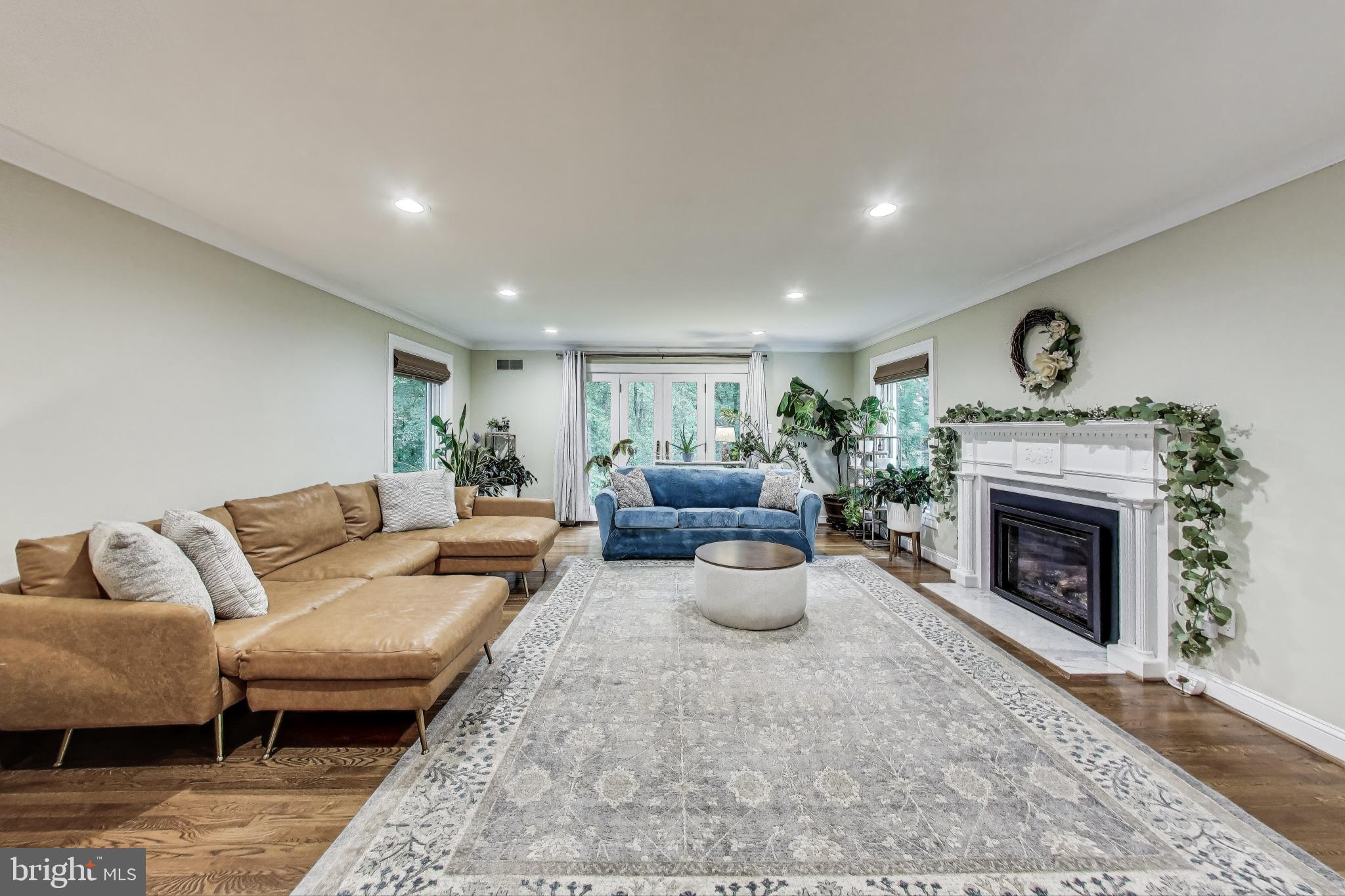 NEAR CLIFTON - Residential