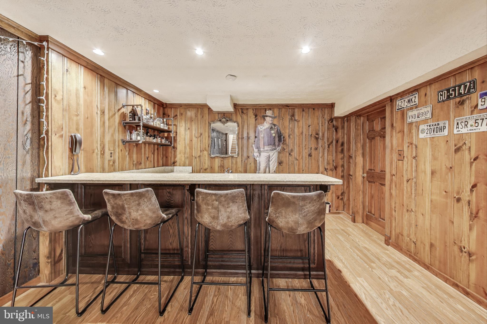 NEAR CLIFTON - Residential