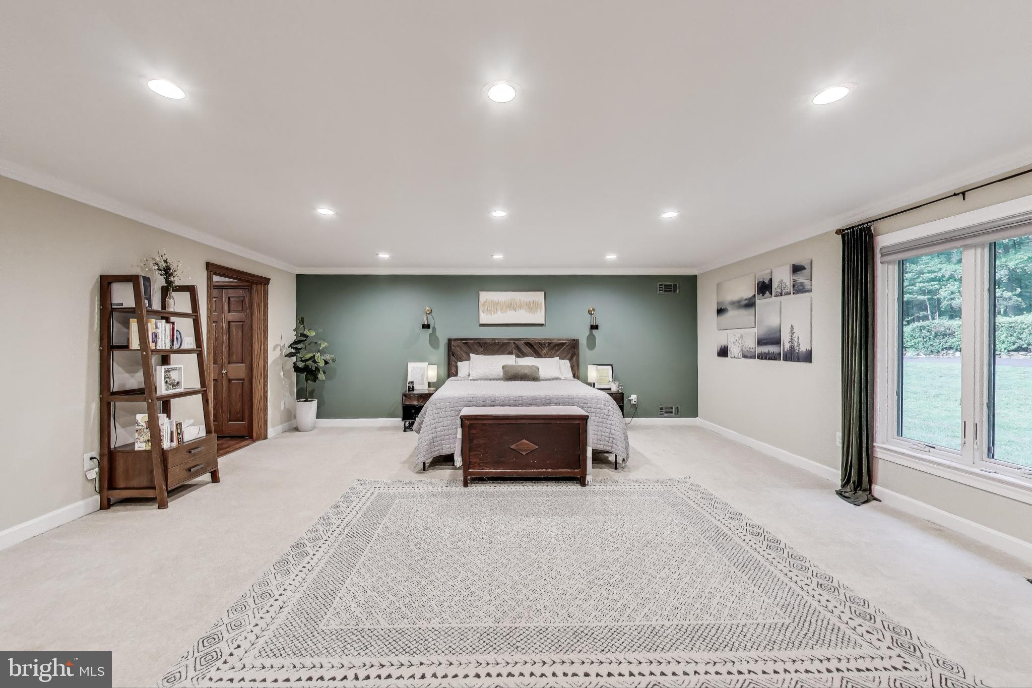 NEAR CLIFTON - Residential