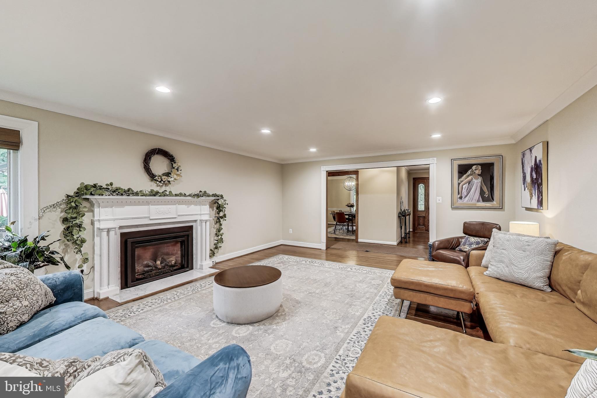 NEAR CLIFTON - Residential