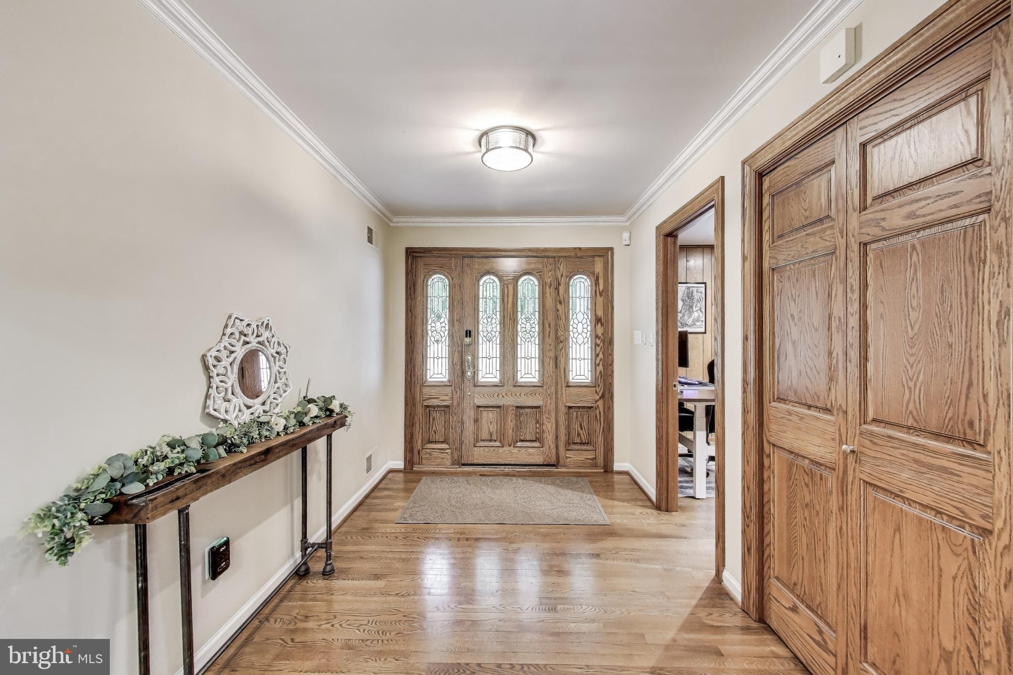 NEAR CLIFTON - Residential