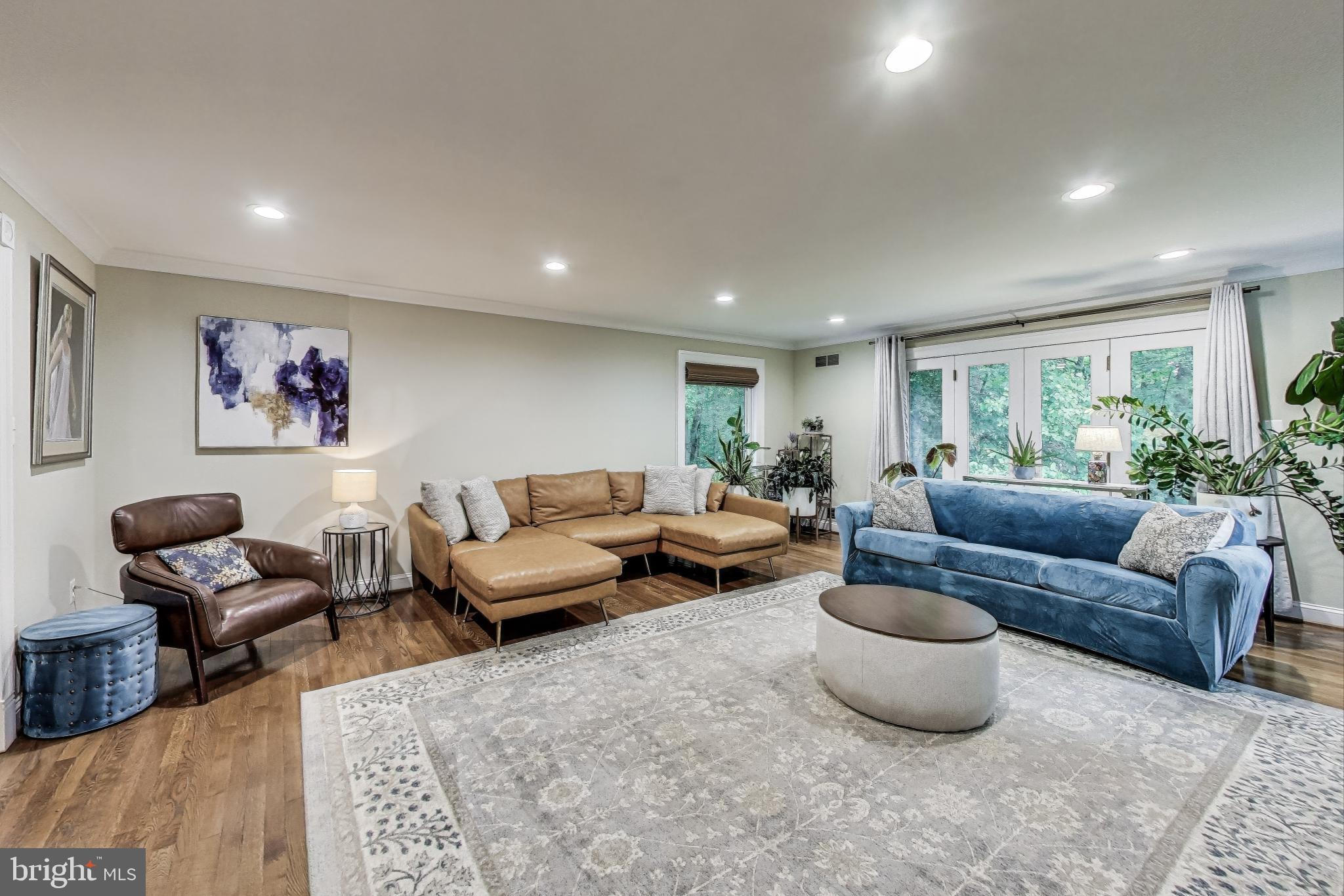 NEAR CLIFTON - Residential