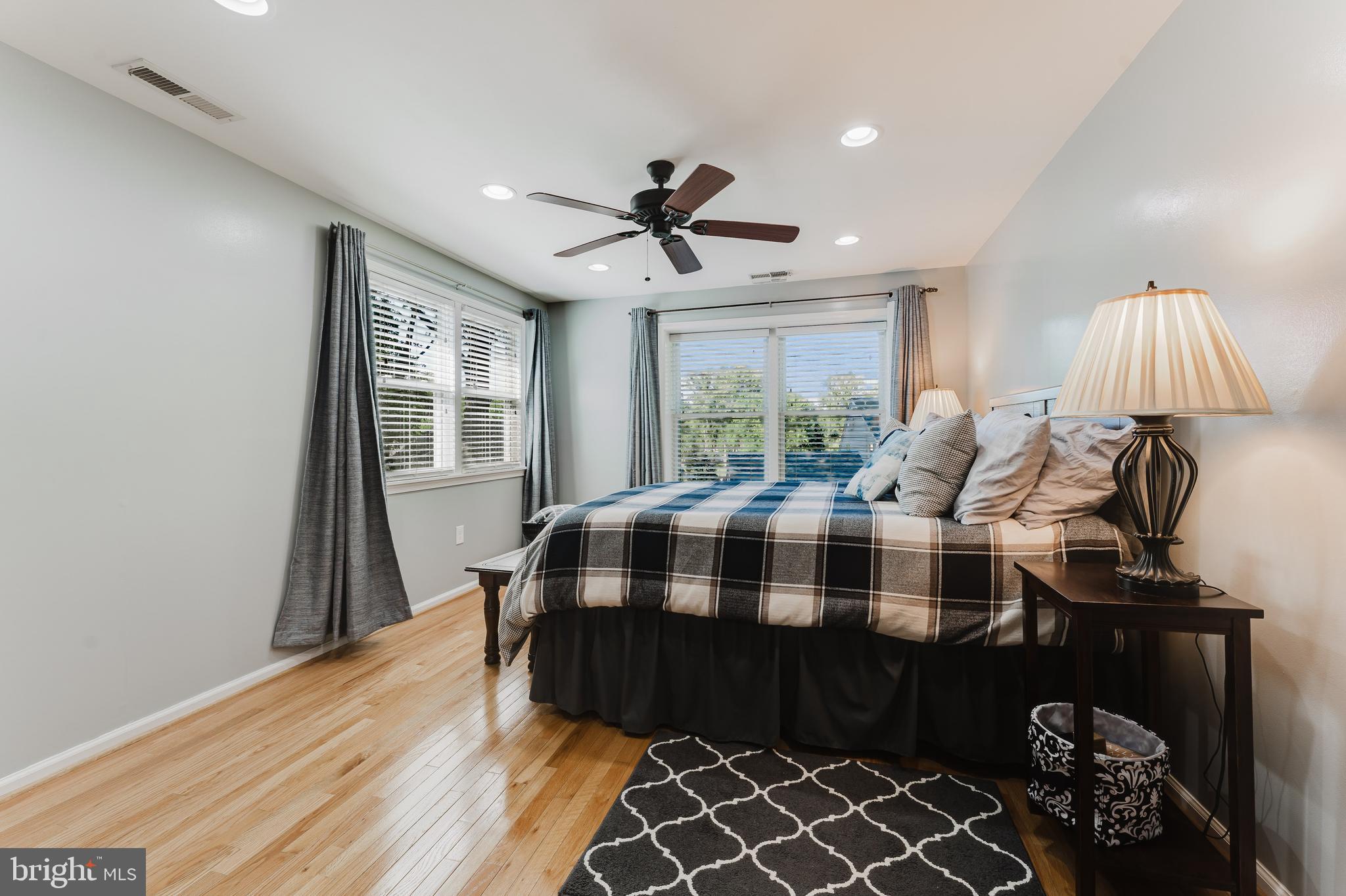 SIGNAL HILL - Residential