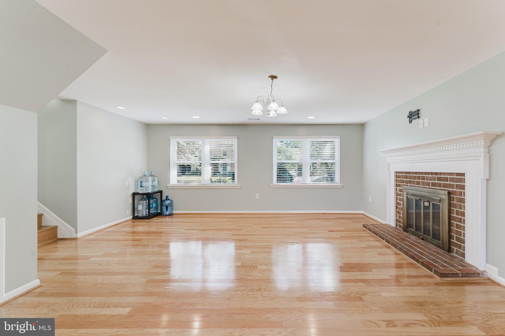 SIGNAL HILL - Residential