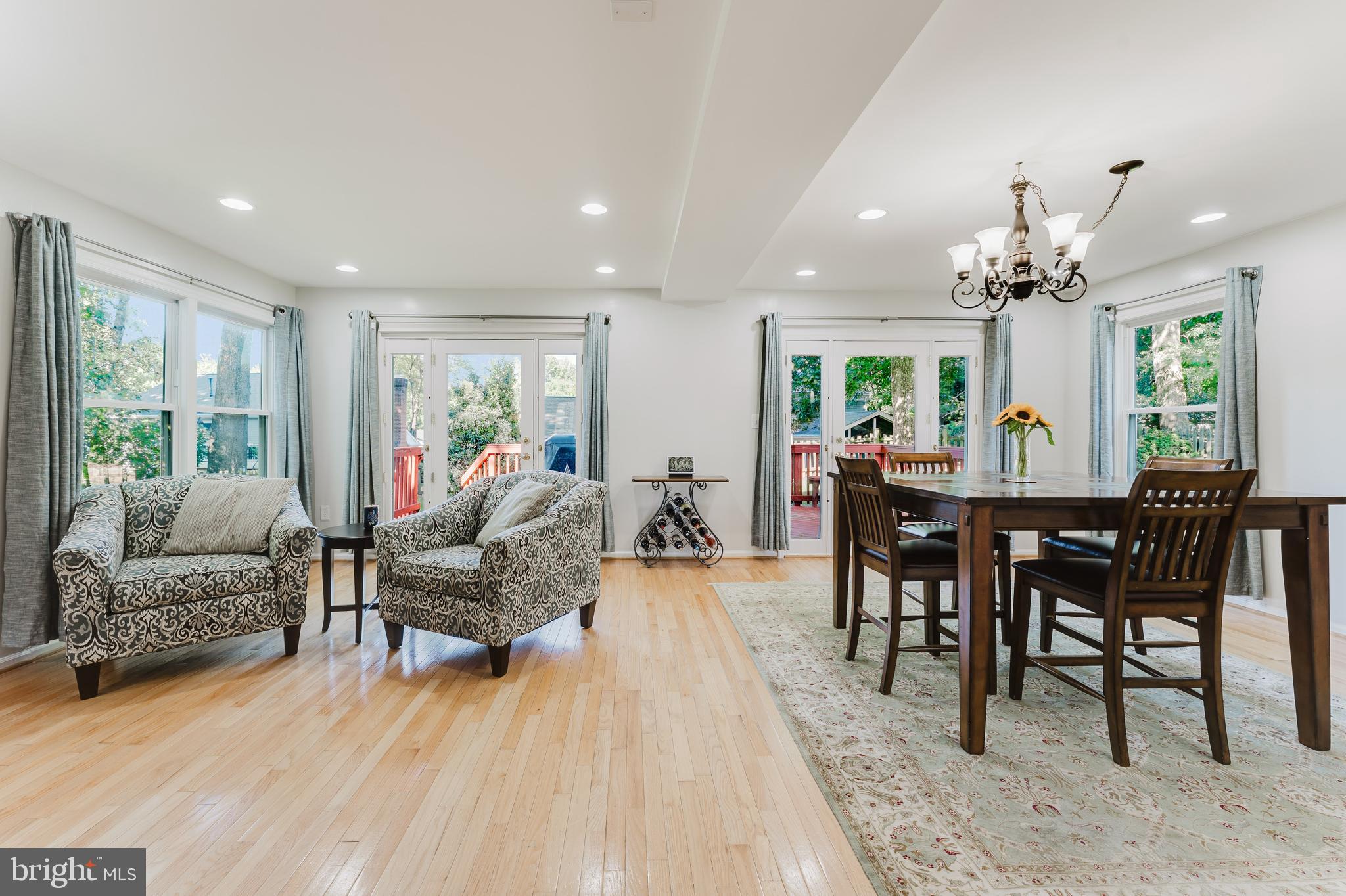 SIGNAL HILL - Residential