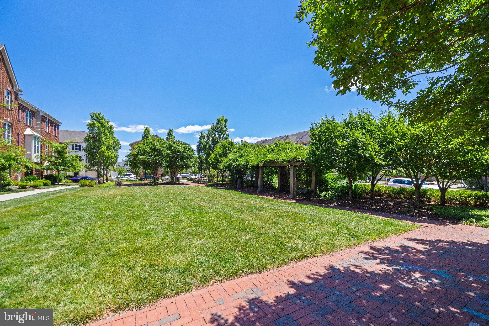 HOWARD SQUARE - Residential
