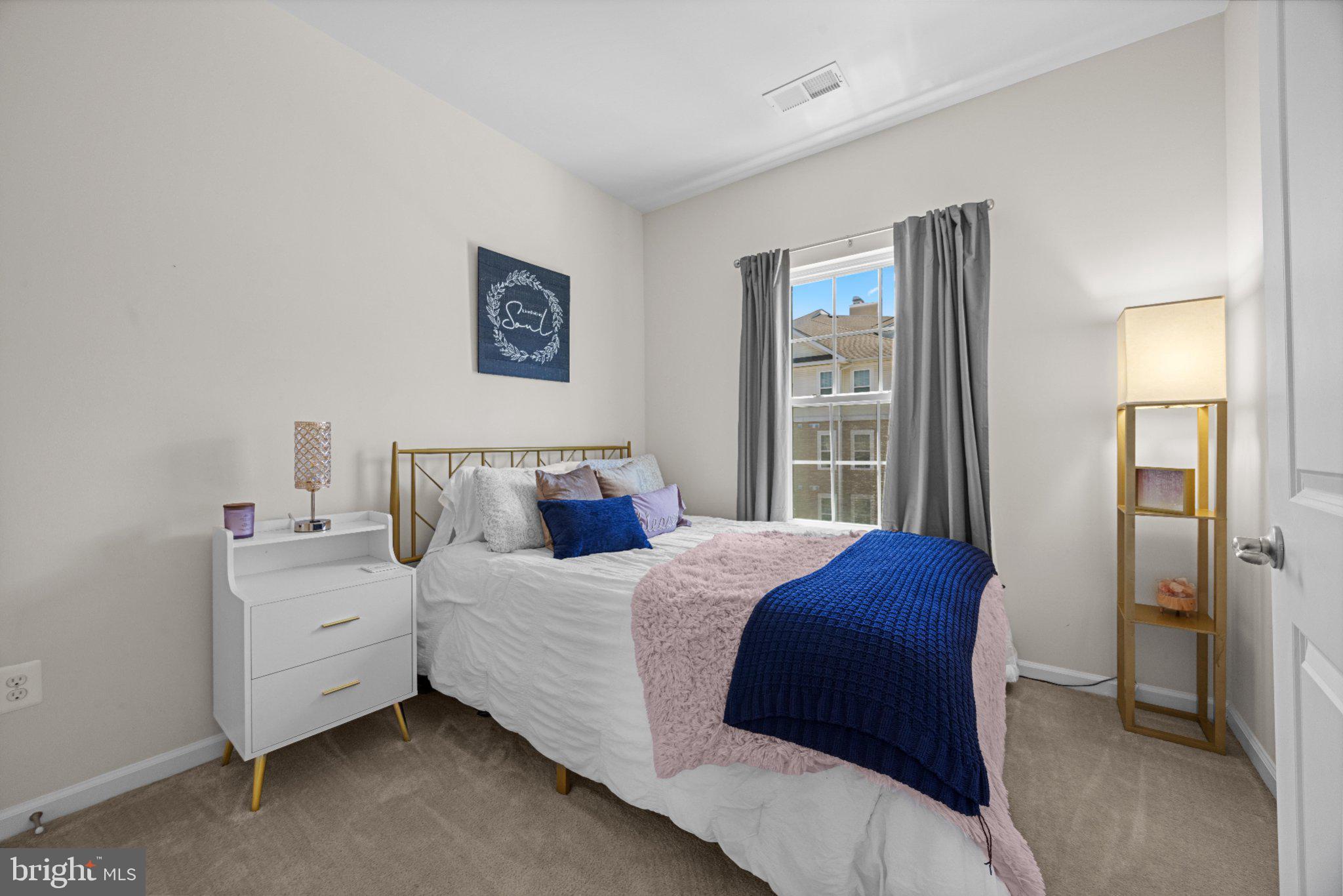 HOWARD SQUARE - Residential