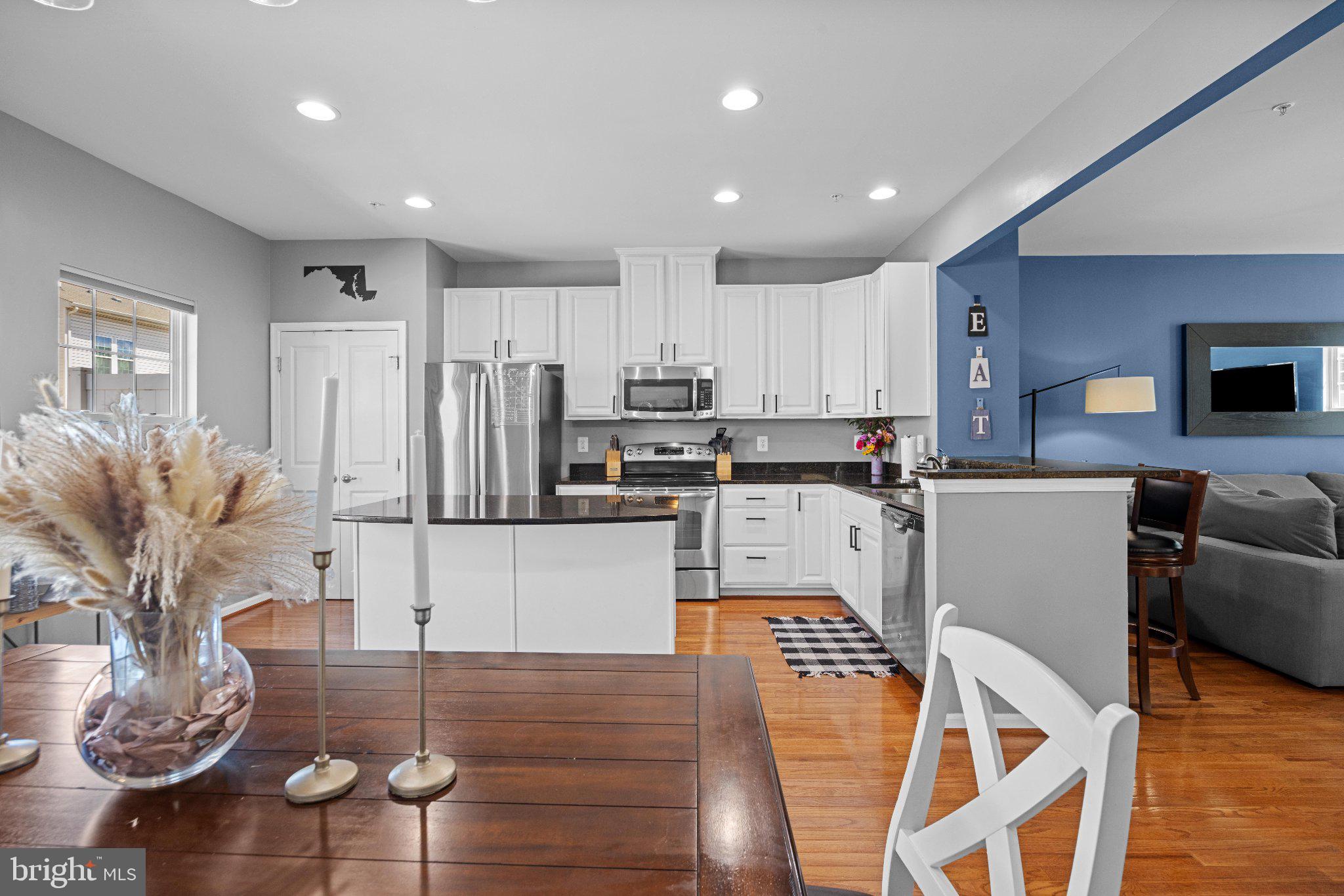 HOWARD SQUARE - Residential