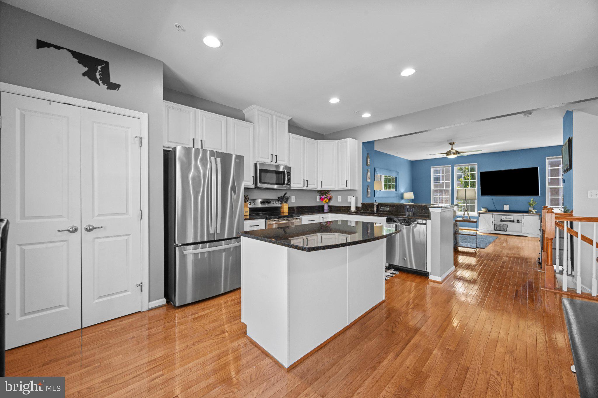 HOWARD SQUARE - Residential