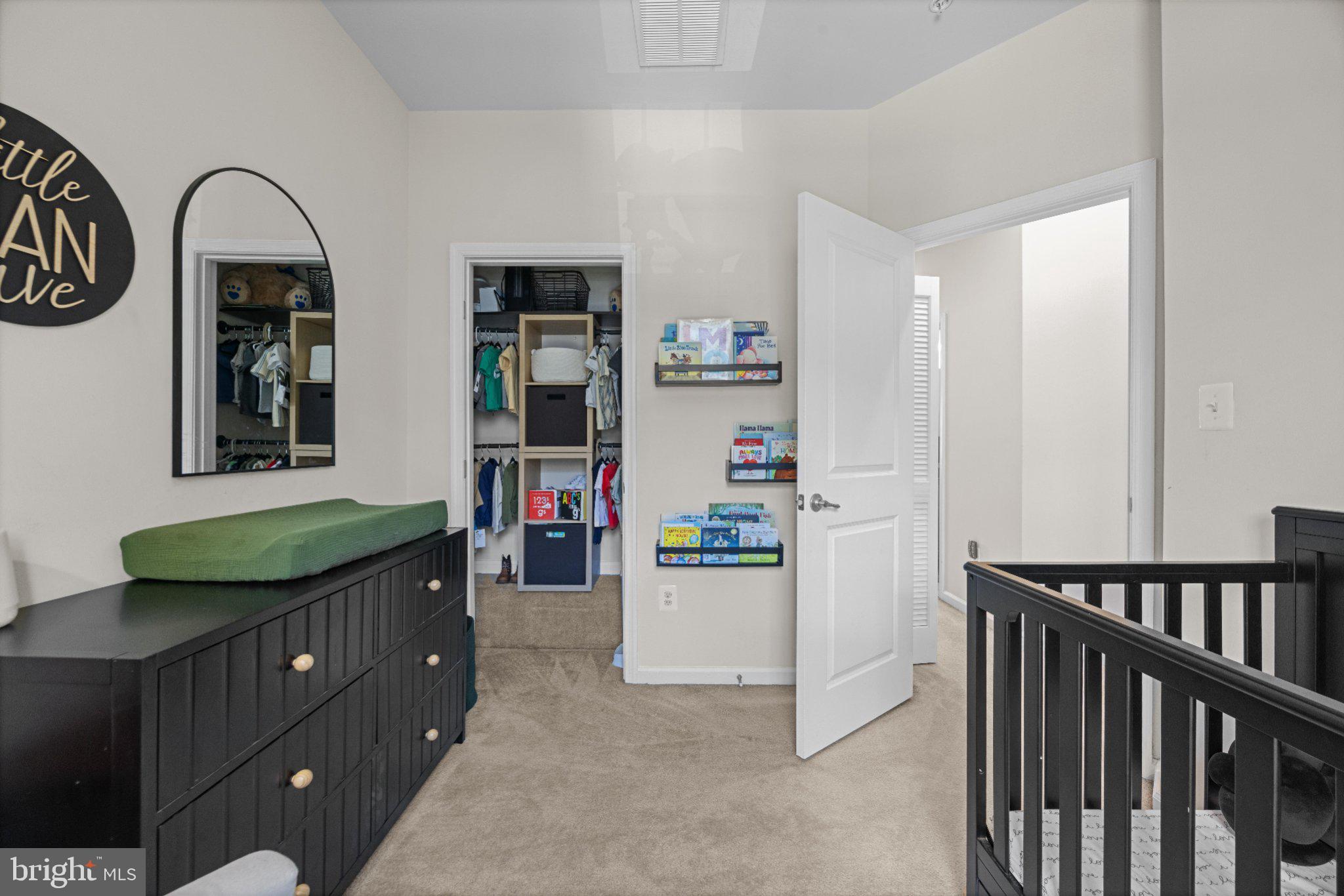 HOWARD SQUARE - Residential