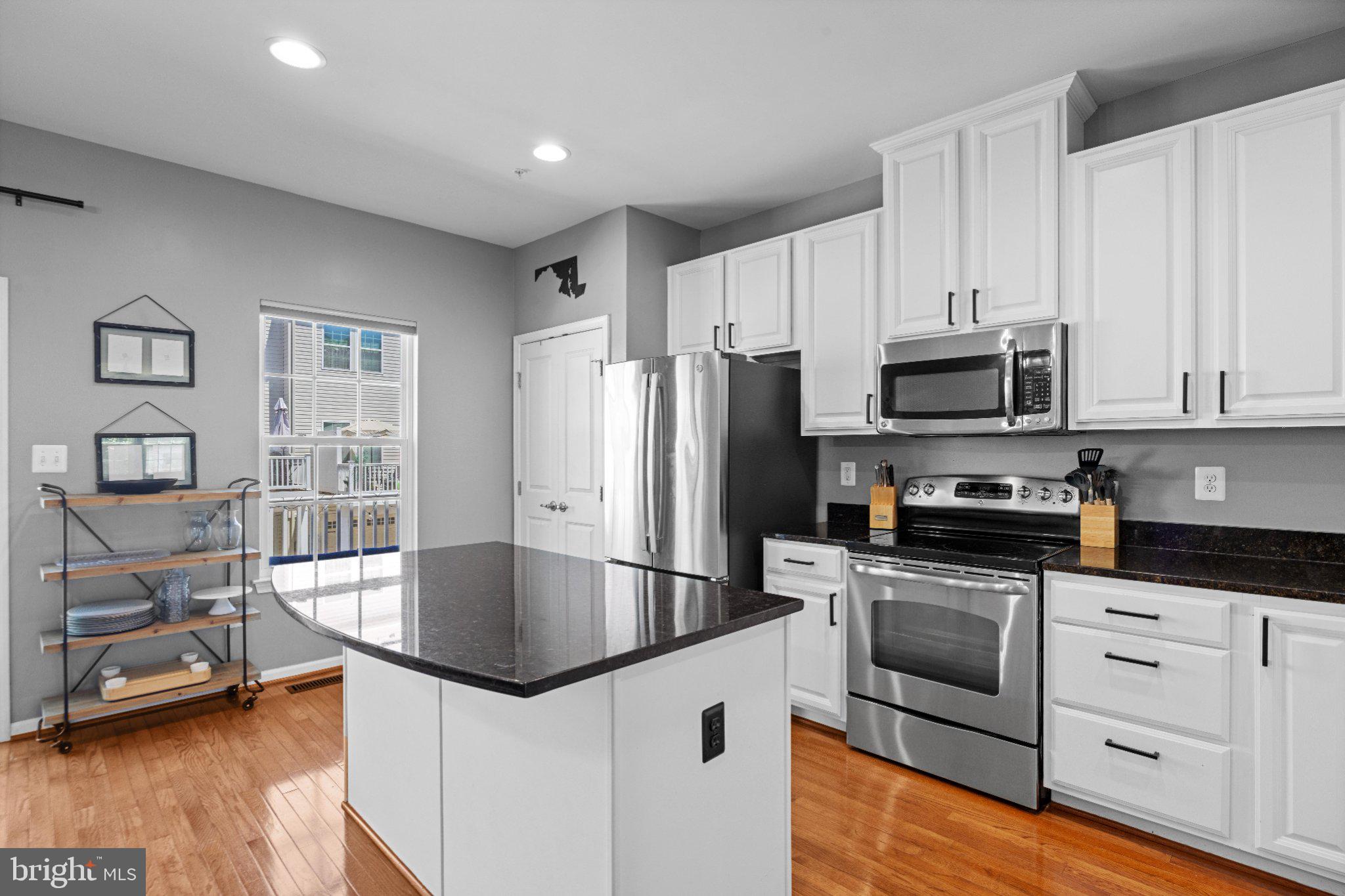 HOWARD SQUARE - Residential