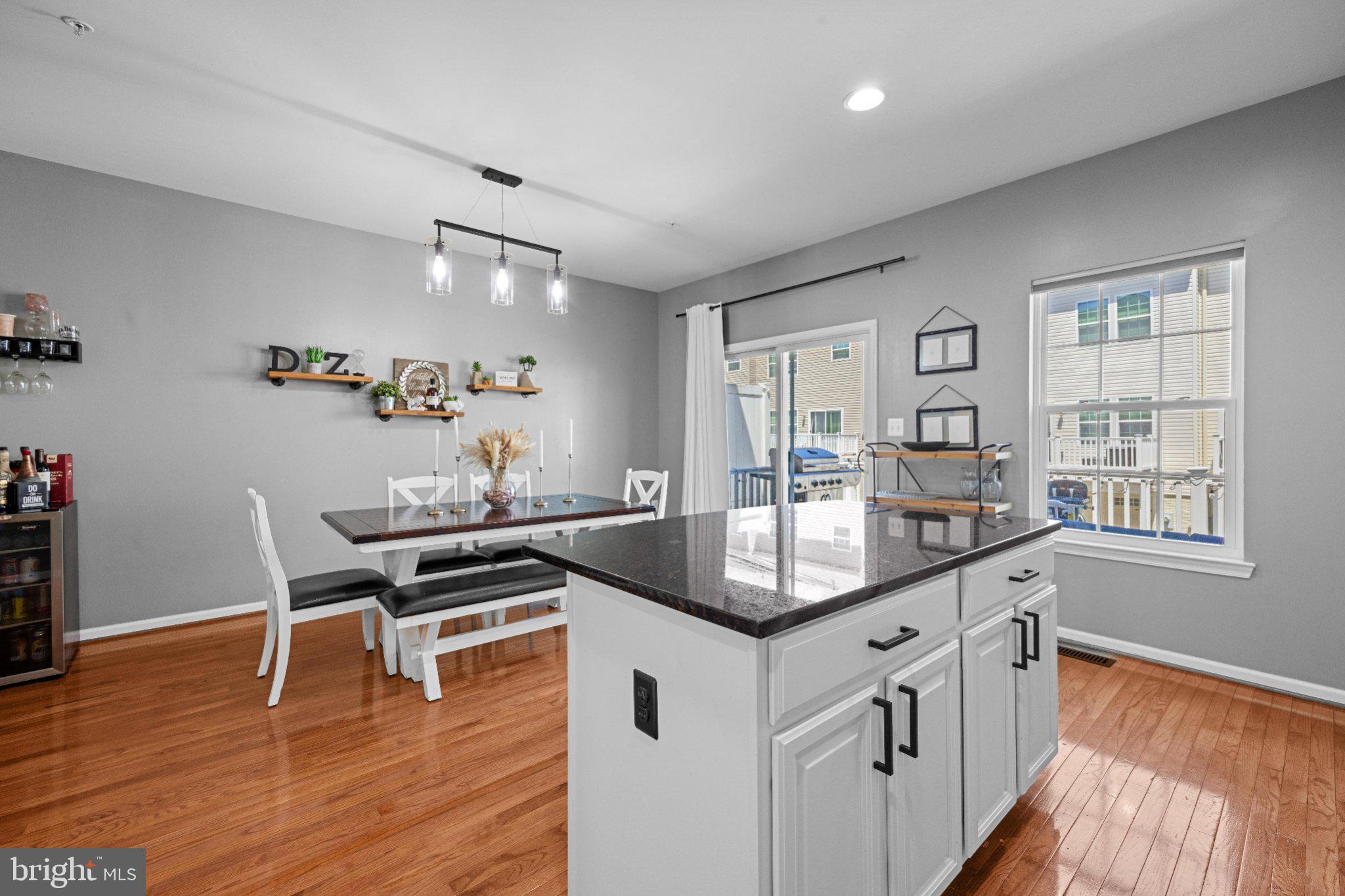 HOWARD SQUARE - Residential