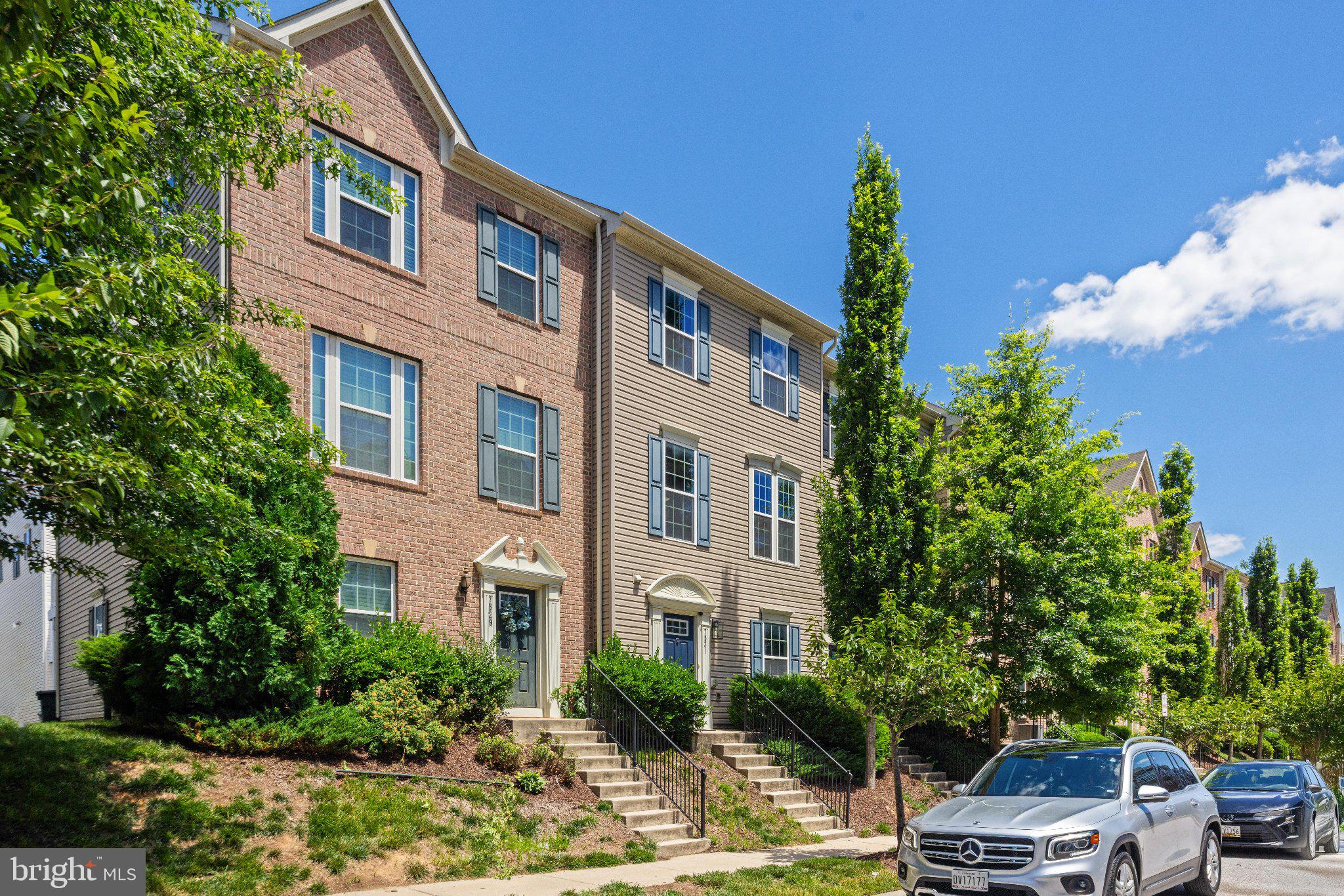 HOWARD SQUARE - Residential