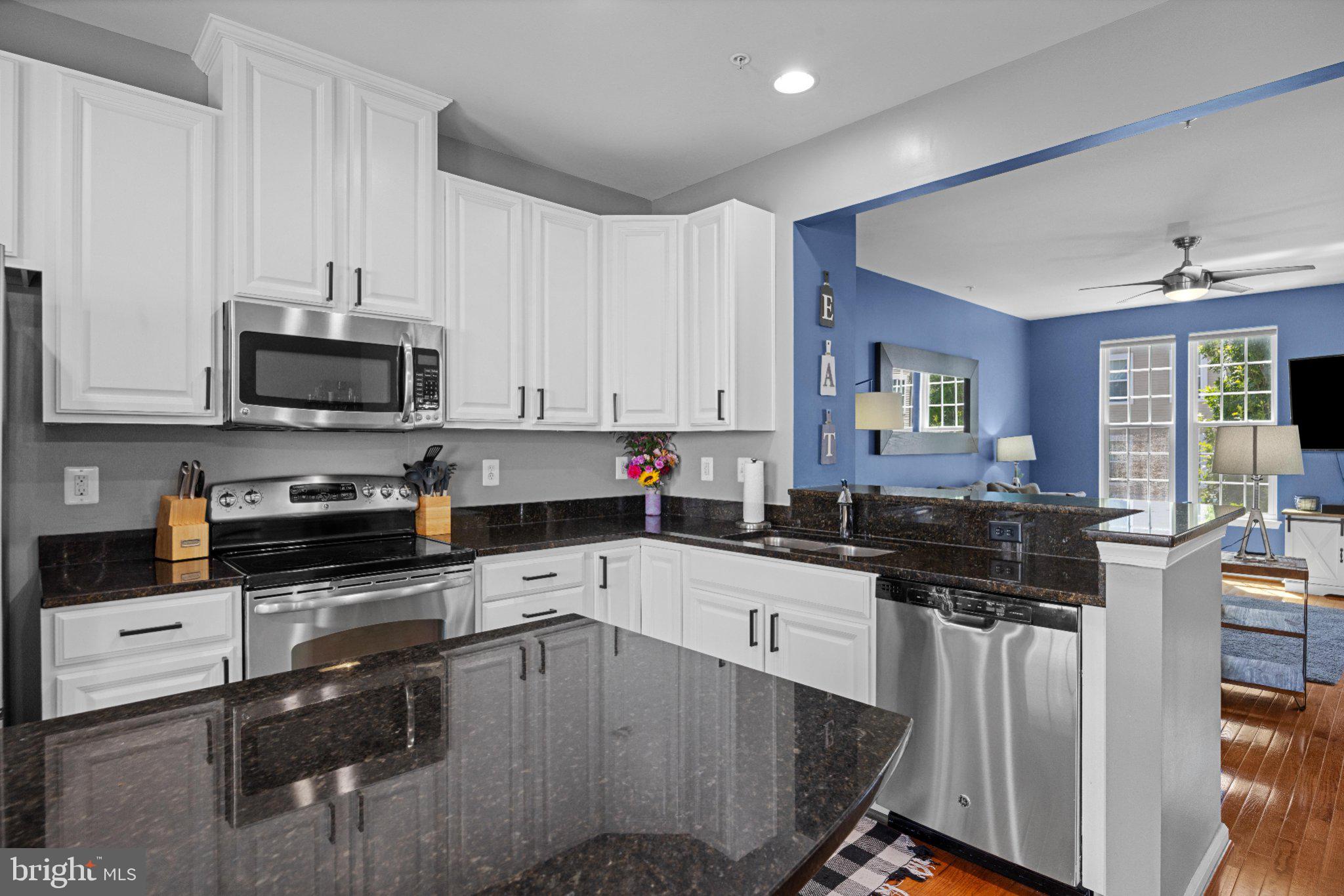 HOWARD SQUARE - Residential