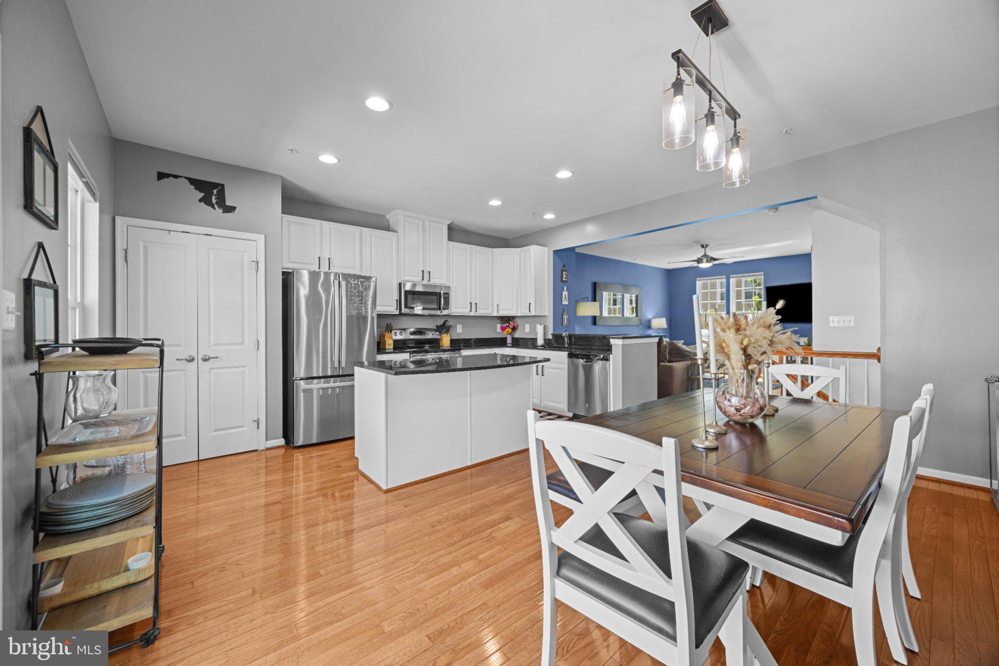 HOWARD SQUARE - Residential