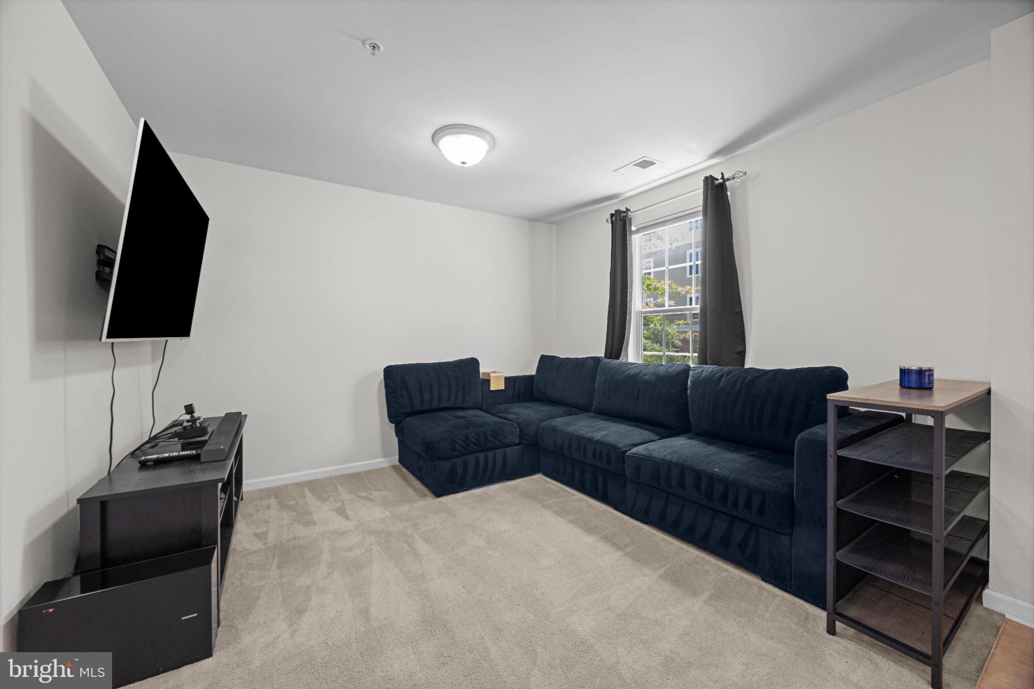 HOWARD SQUARE - Residential