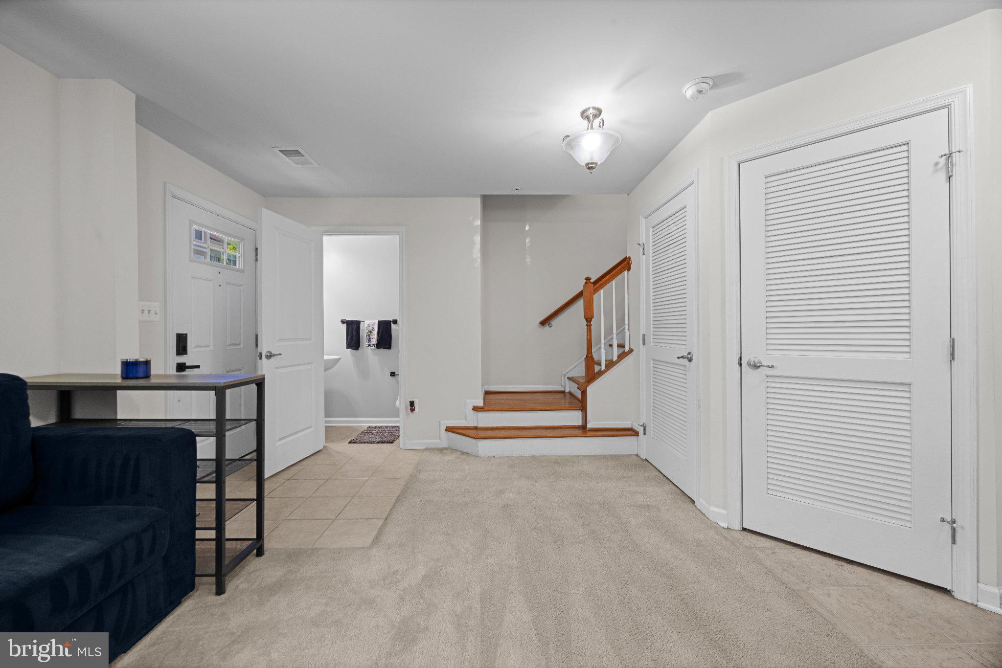 HOWARD SQUARE - Residential