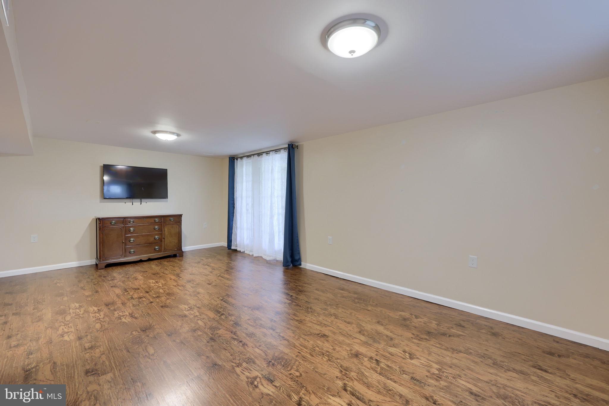 EAGLEVIEW ESTATES - Residential