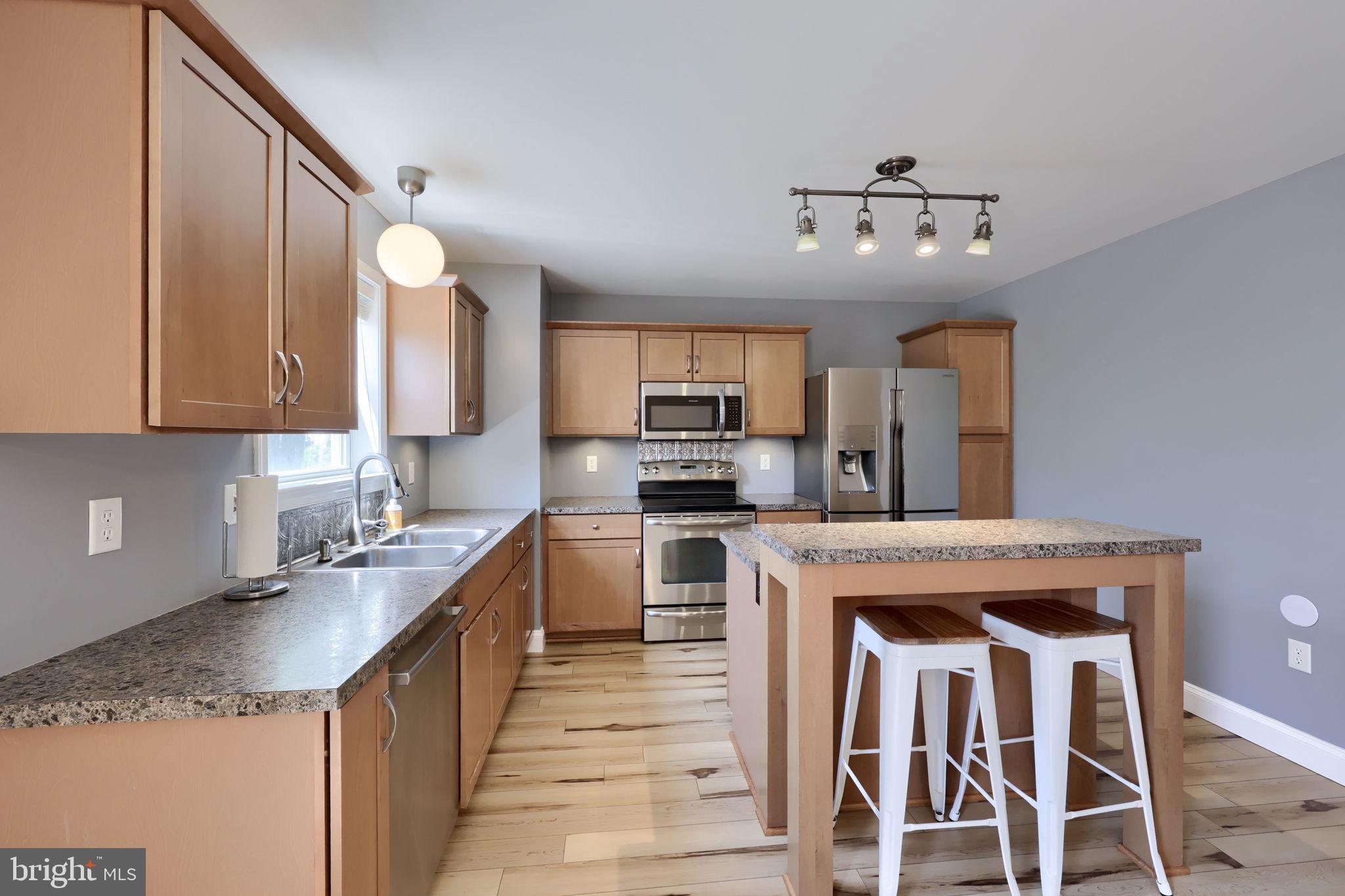 EAGLEVIEW ESTATES - Residential