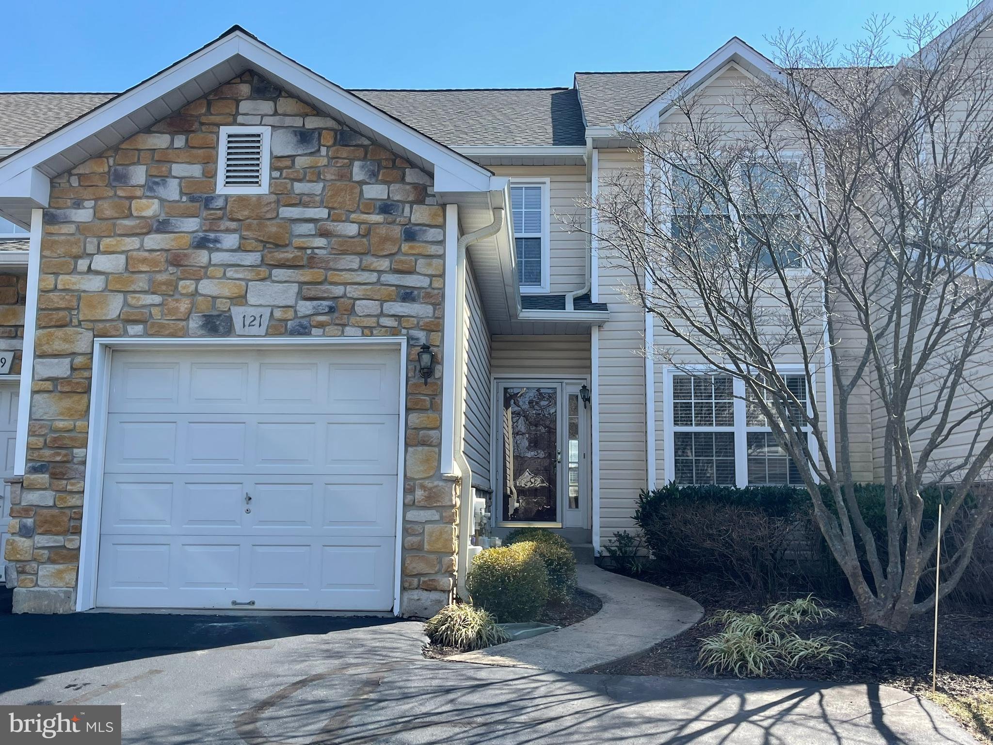 BLUE BELL CC - Residential Lease