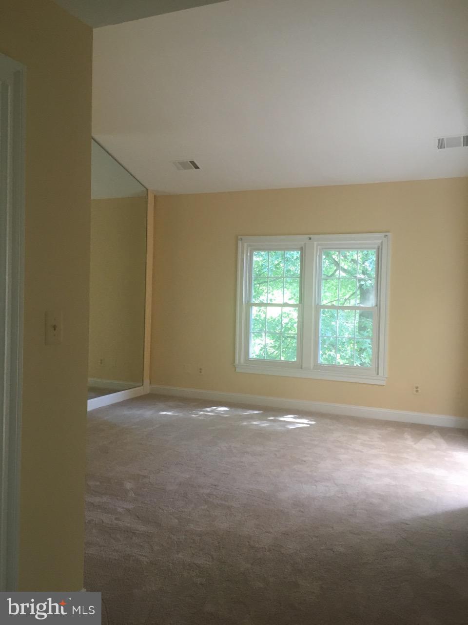 RESTON - Residential Lease