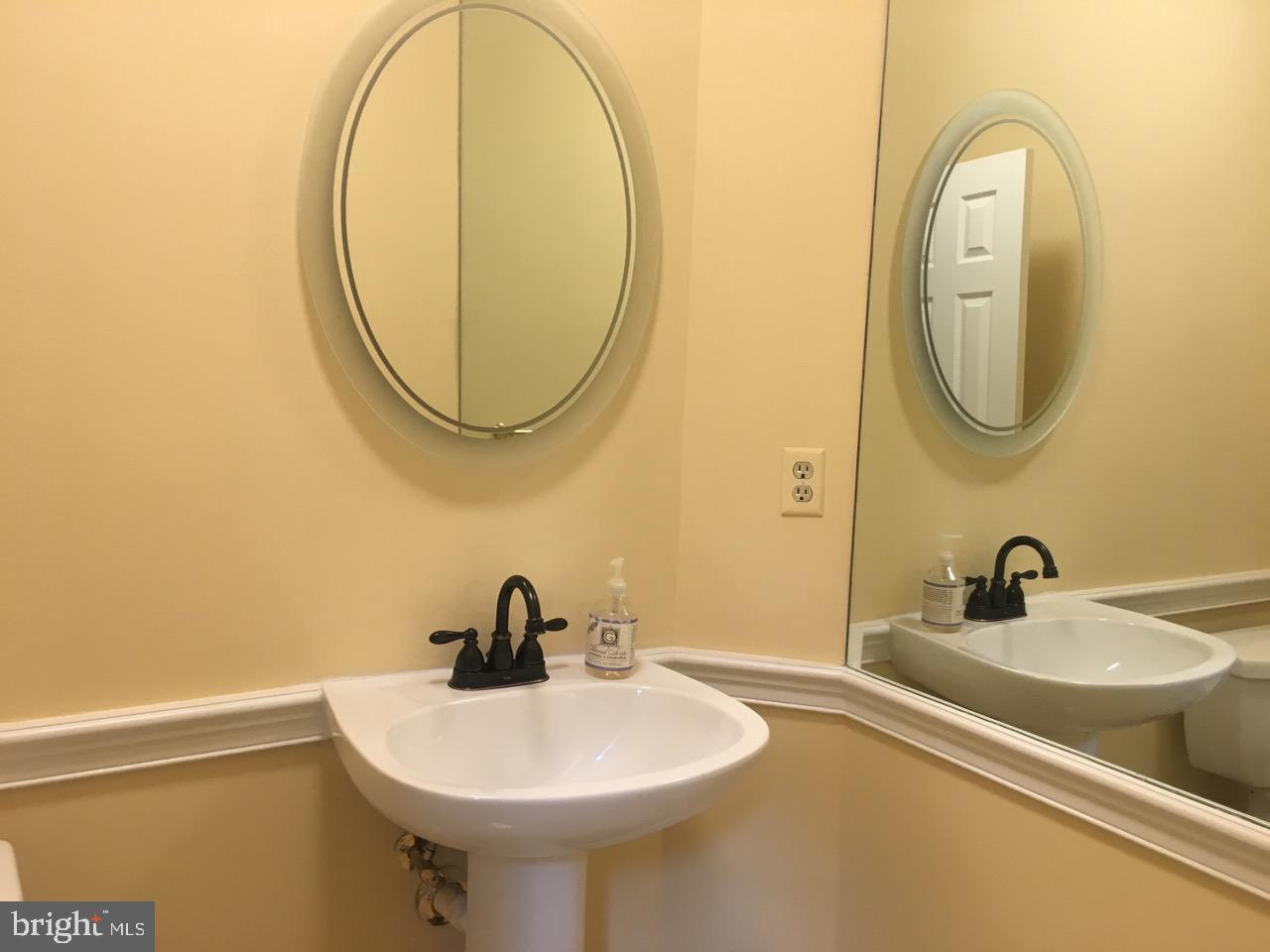 RESTON - Residential Lease