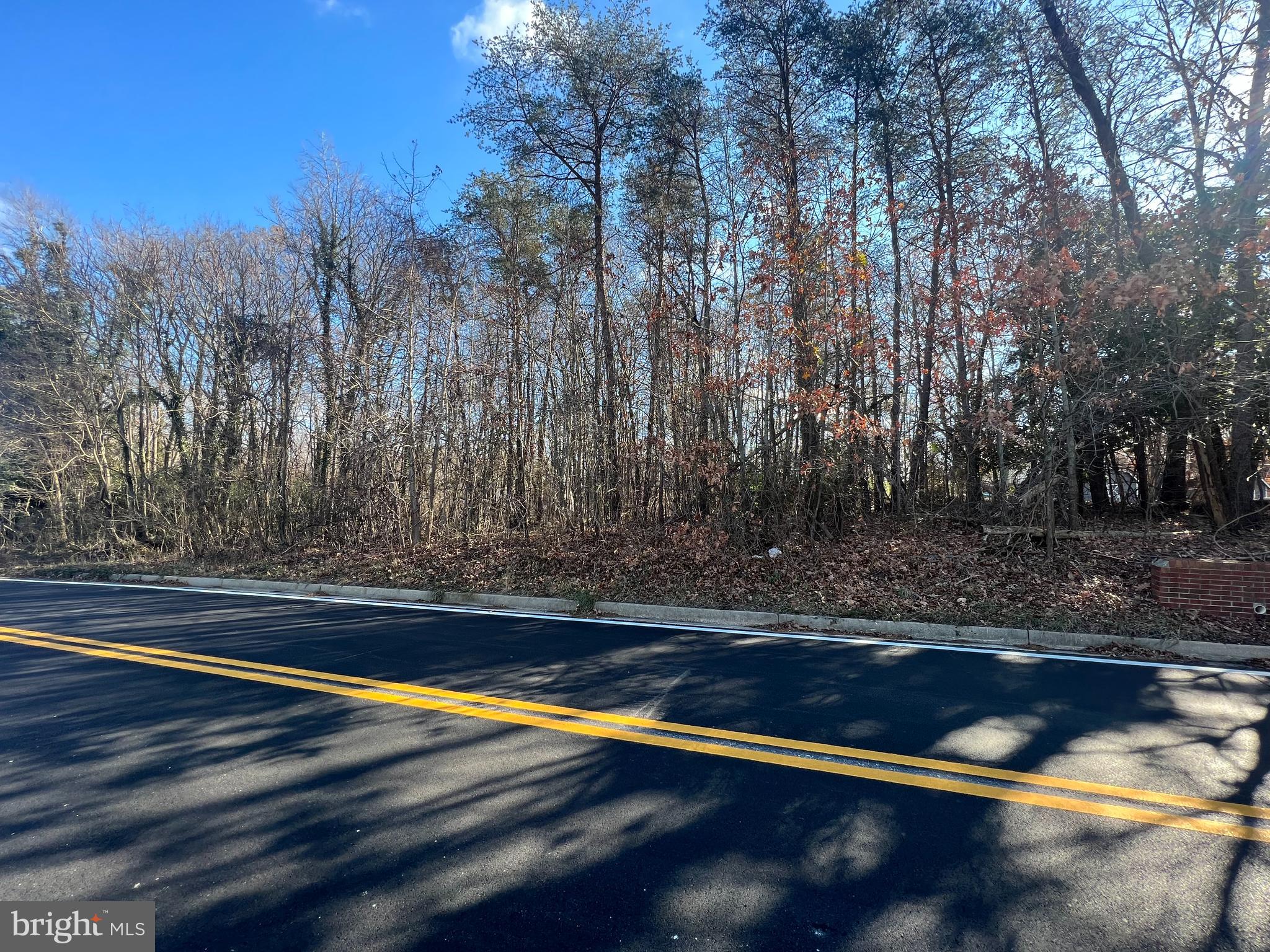 SPRING GROVE - Land