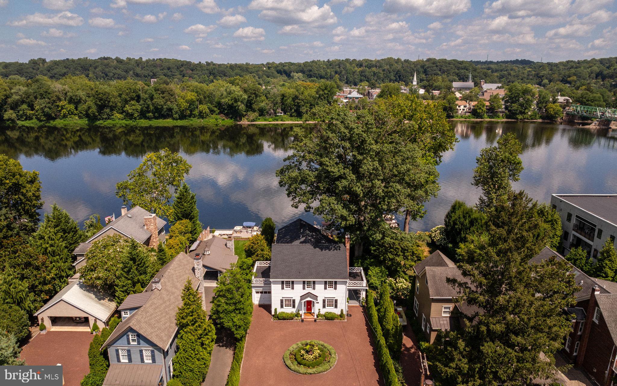 RIVERSTONE - Residential