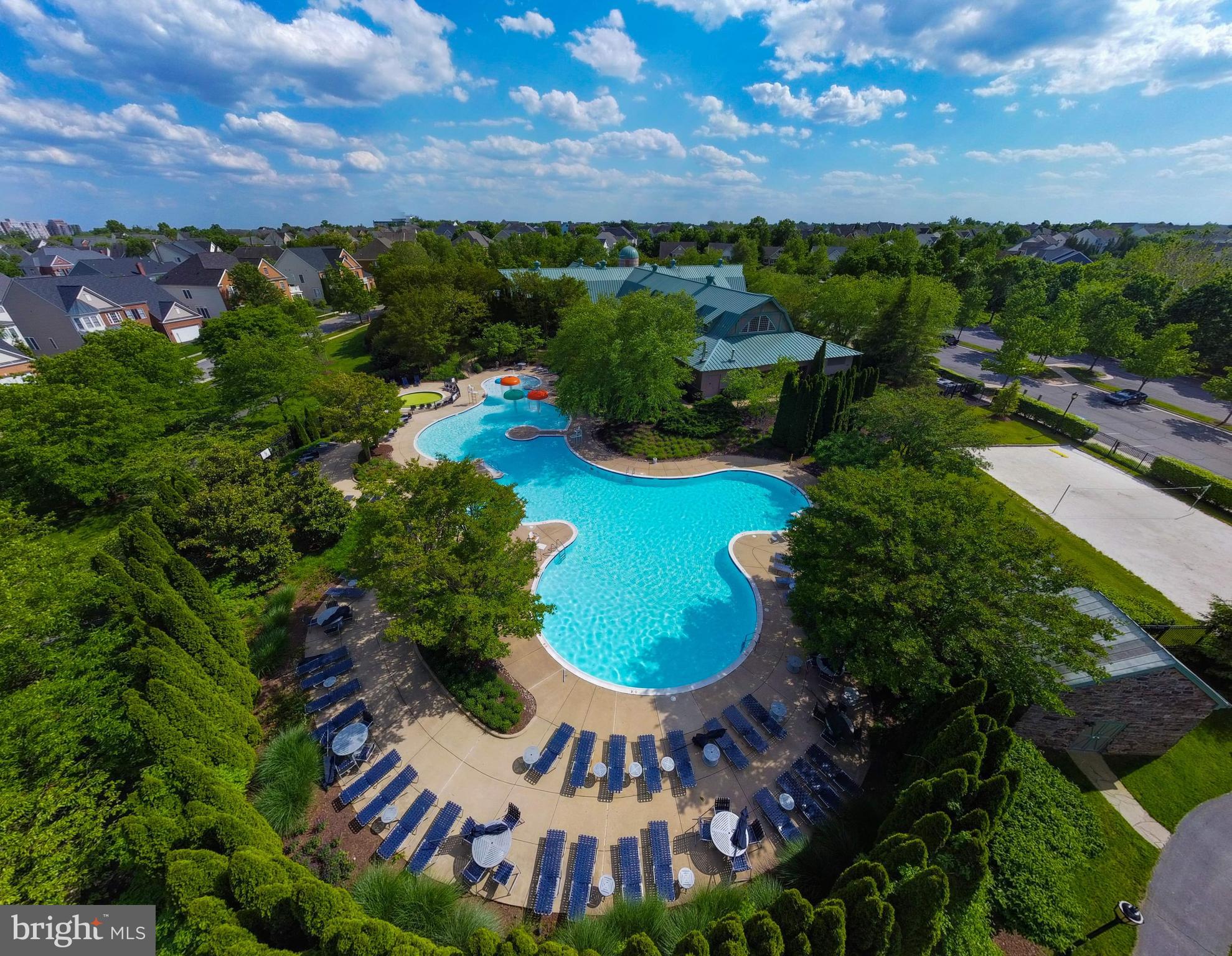 LANSDOWNE ON THE POTOMAC - Residential