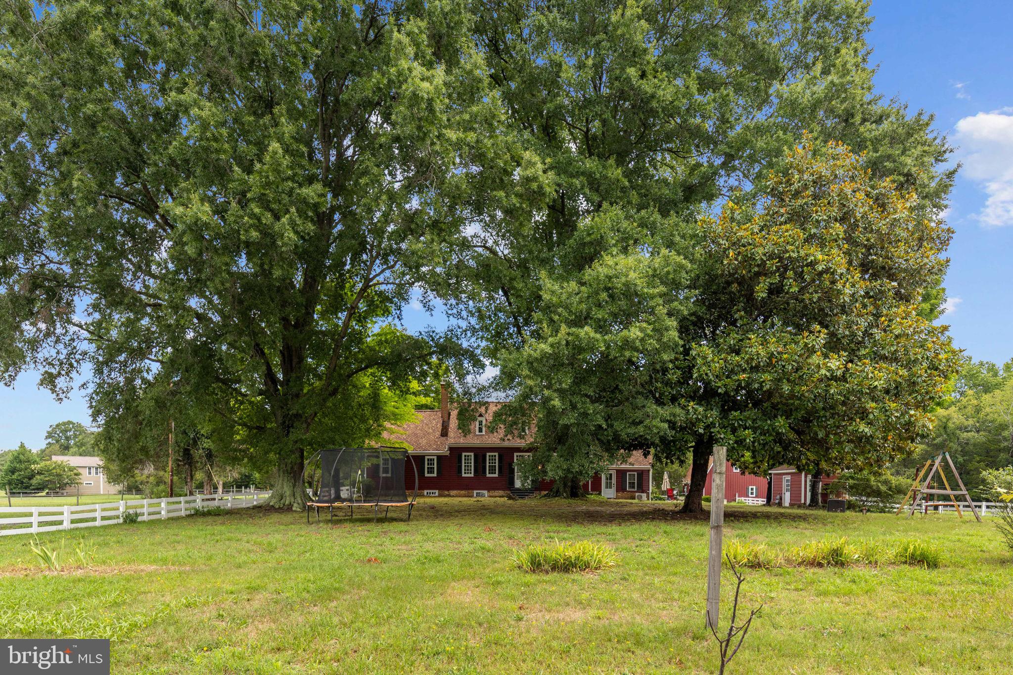 THE HOLLY WOODS - Residential