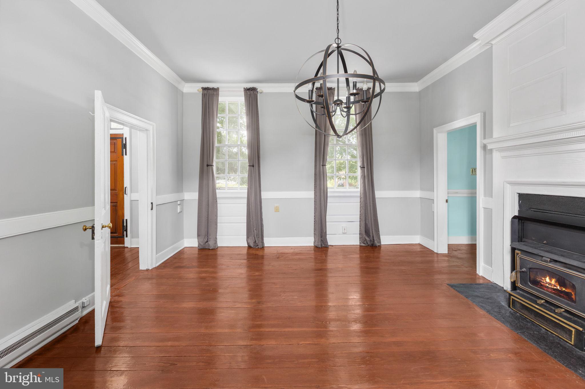 THE HOLLY WOODS - Residential