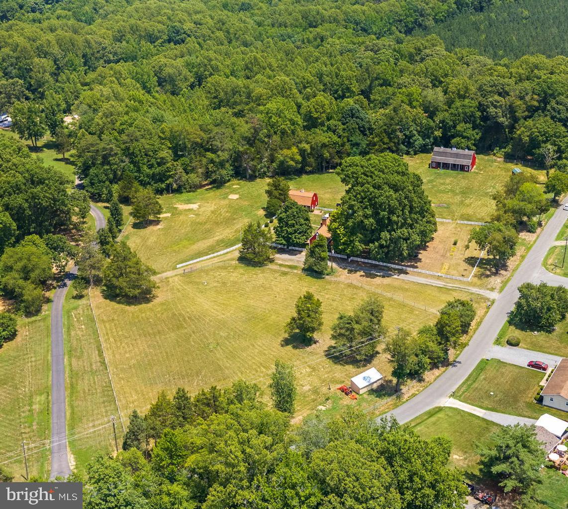 THE HOLLY WOODS - Residential