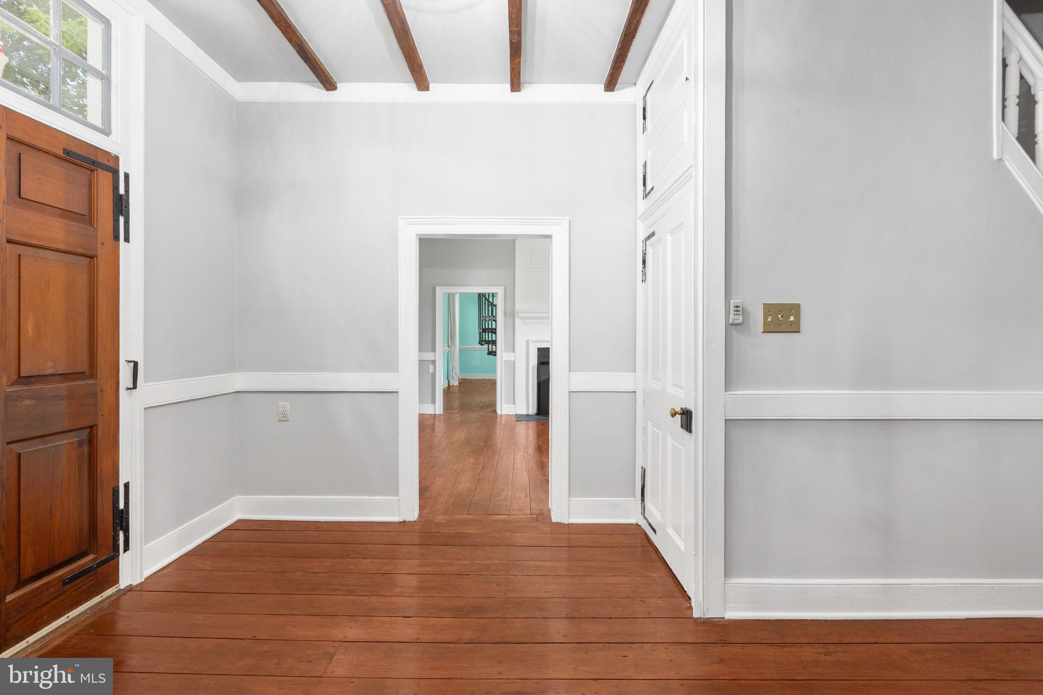 THE HOLLY WOODS - Residential