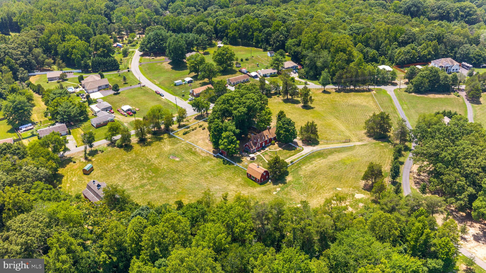 THE HOLLY WOODS - Residential