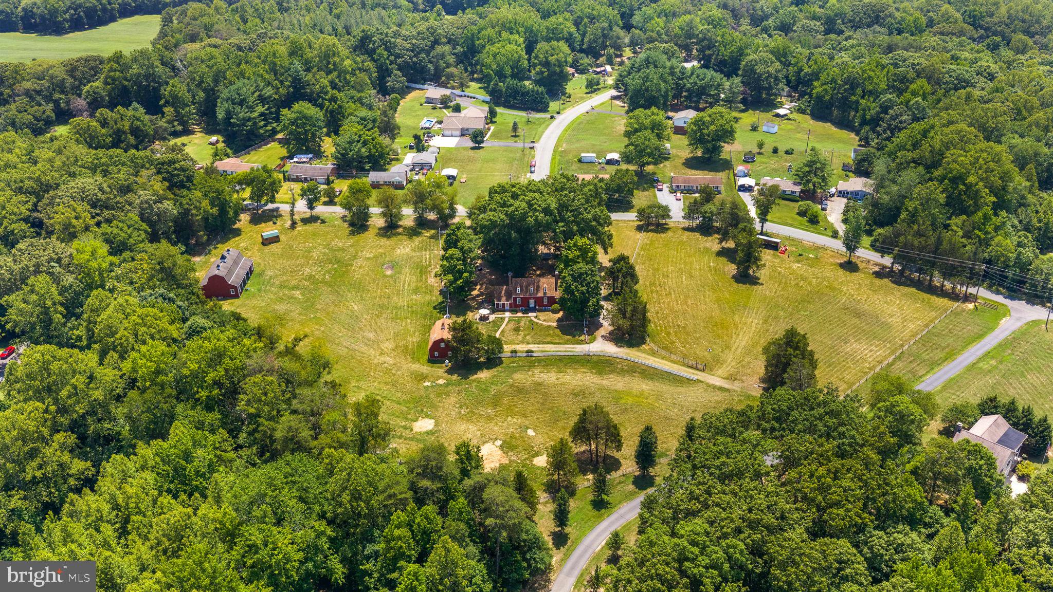 THE HOLLY WOODS - Residential