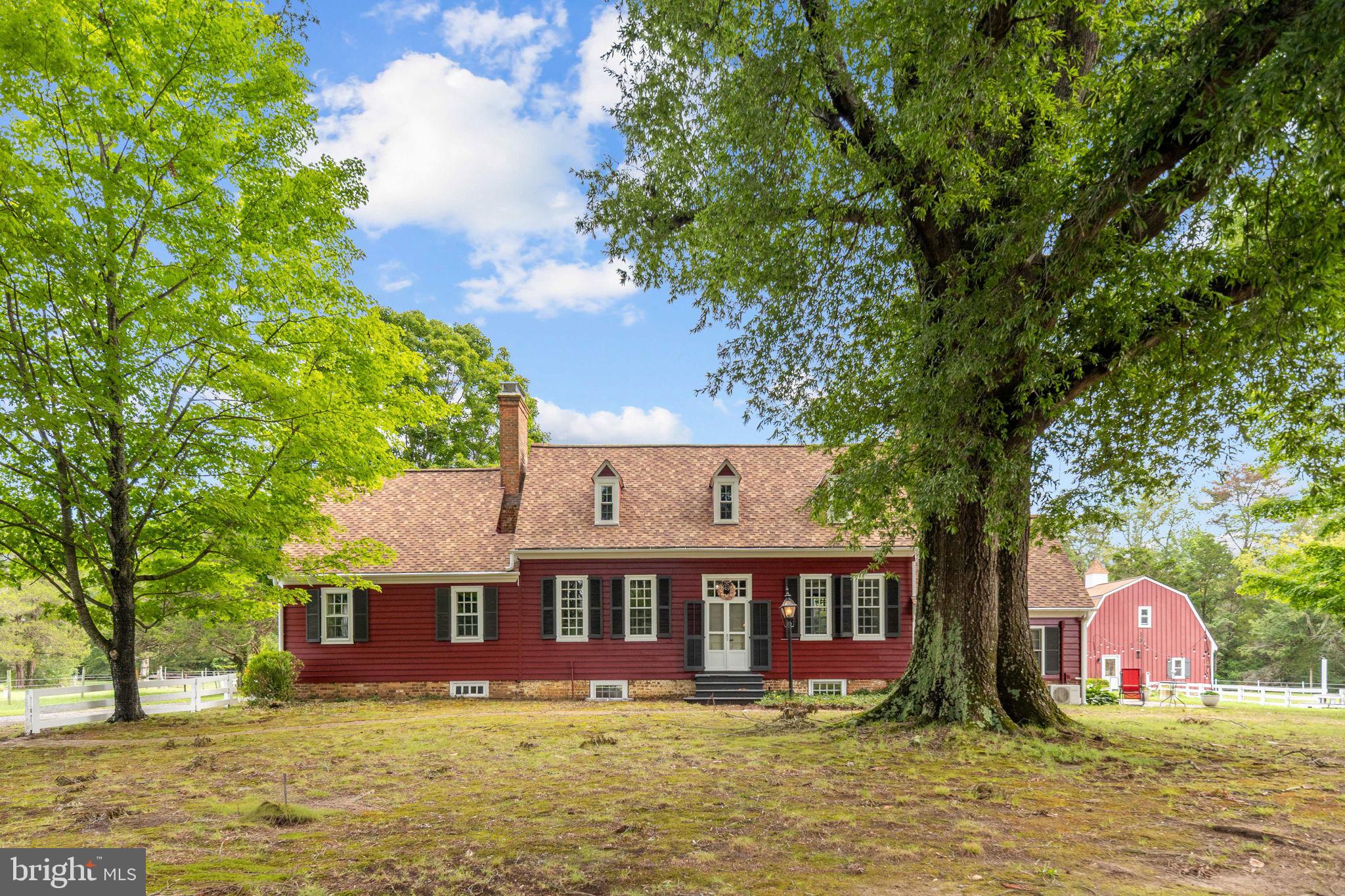THE HOLLY WOODS - Residential