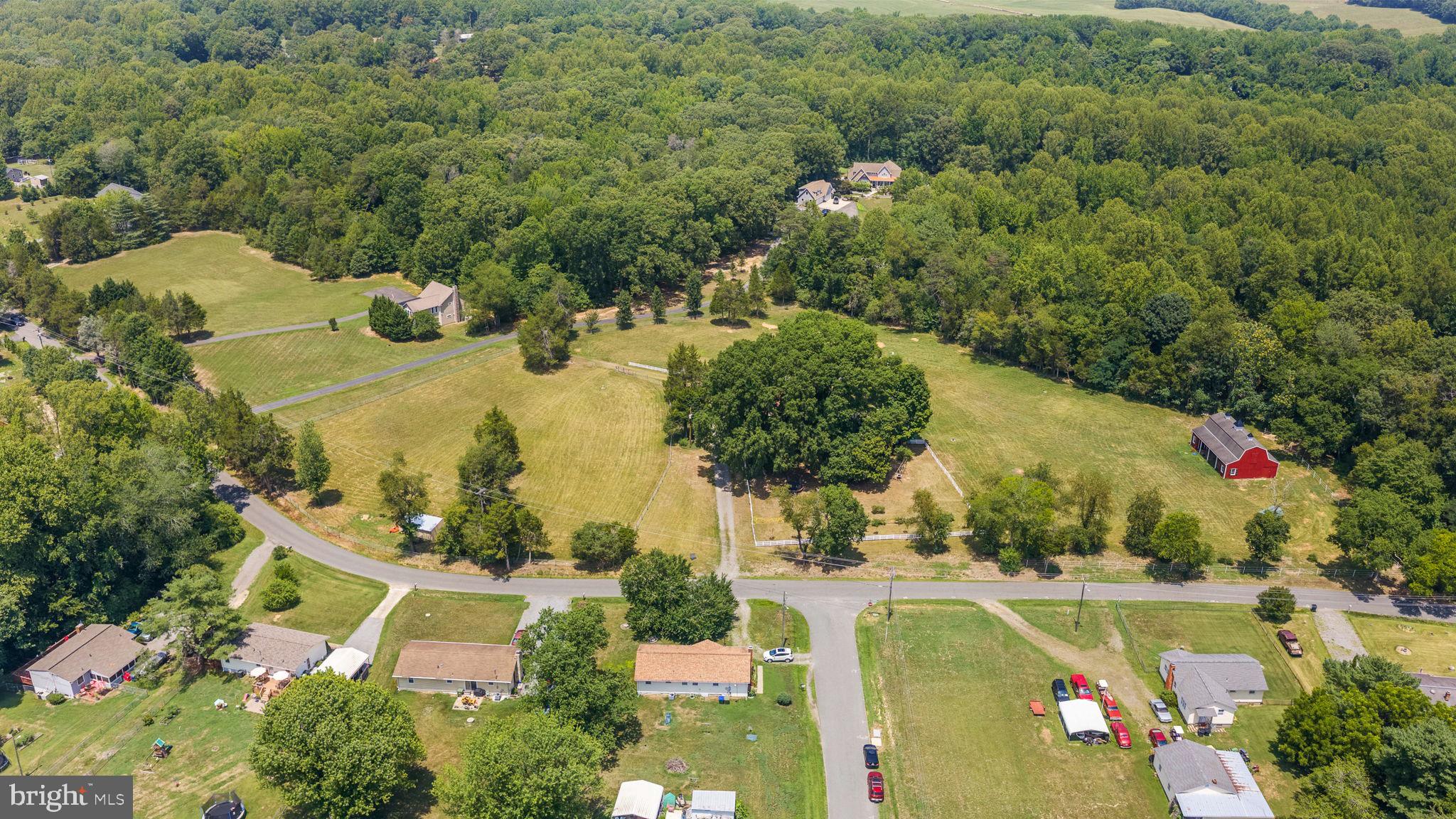 THE HOLLY WOODS - Residential