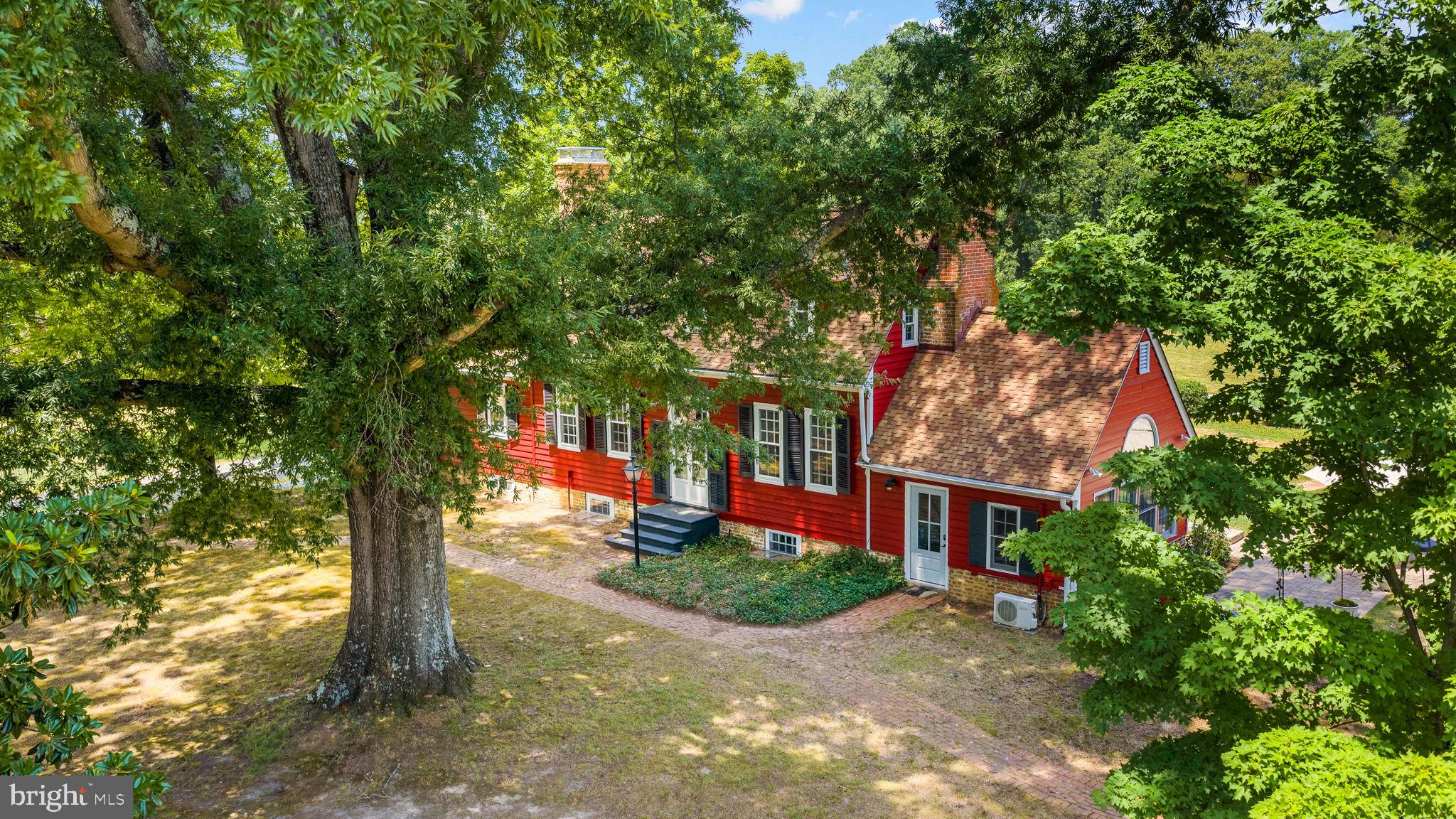 THE HOLLY WOODS - Residential