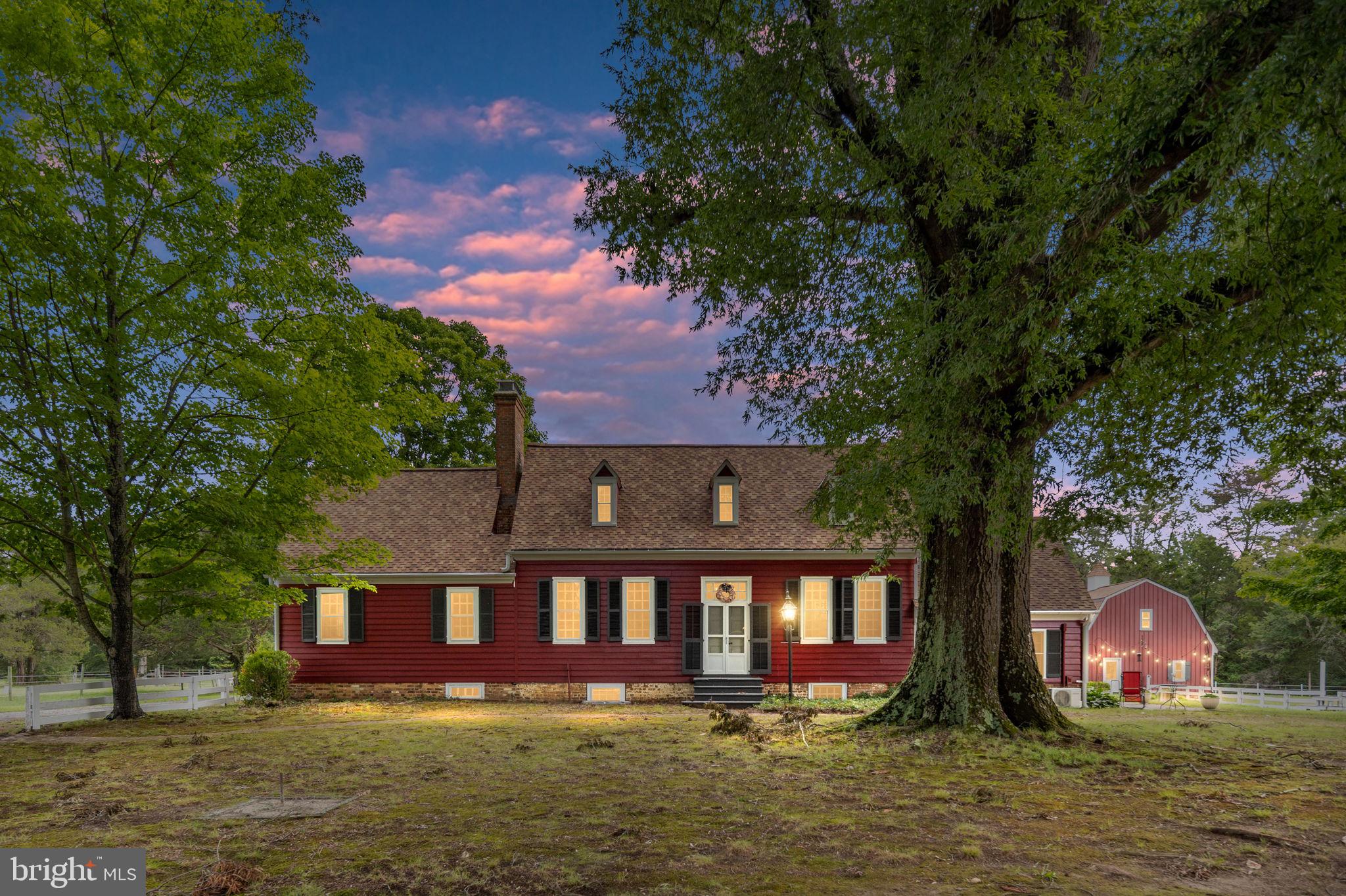 THE HOLLY WOODS - Residential
