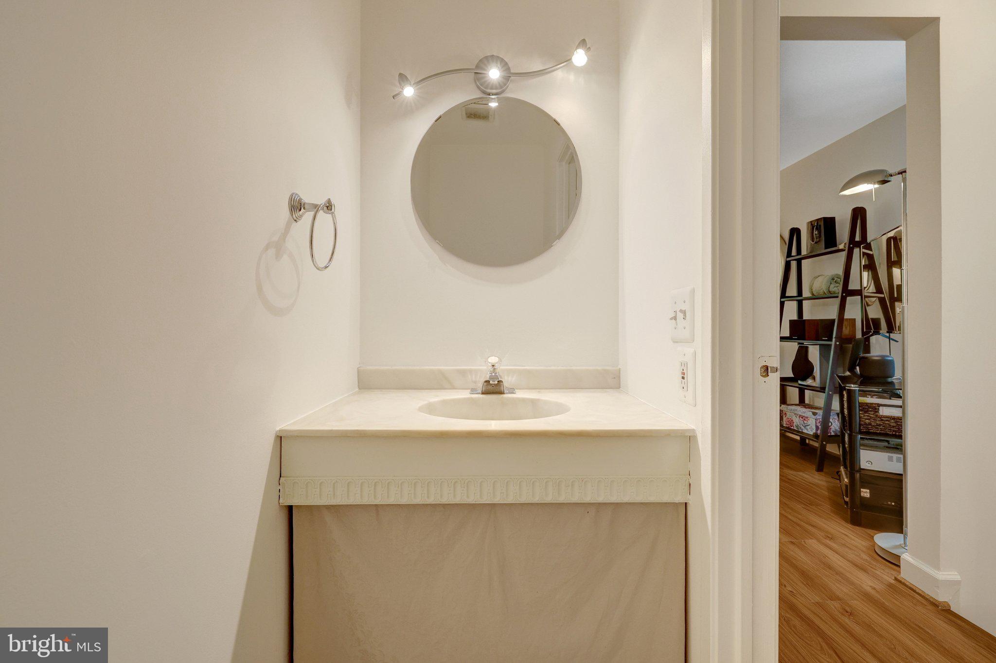 RESTON - Residential