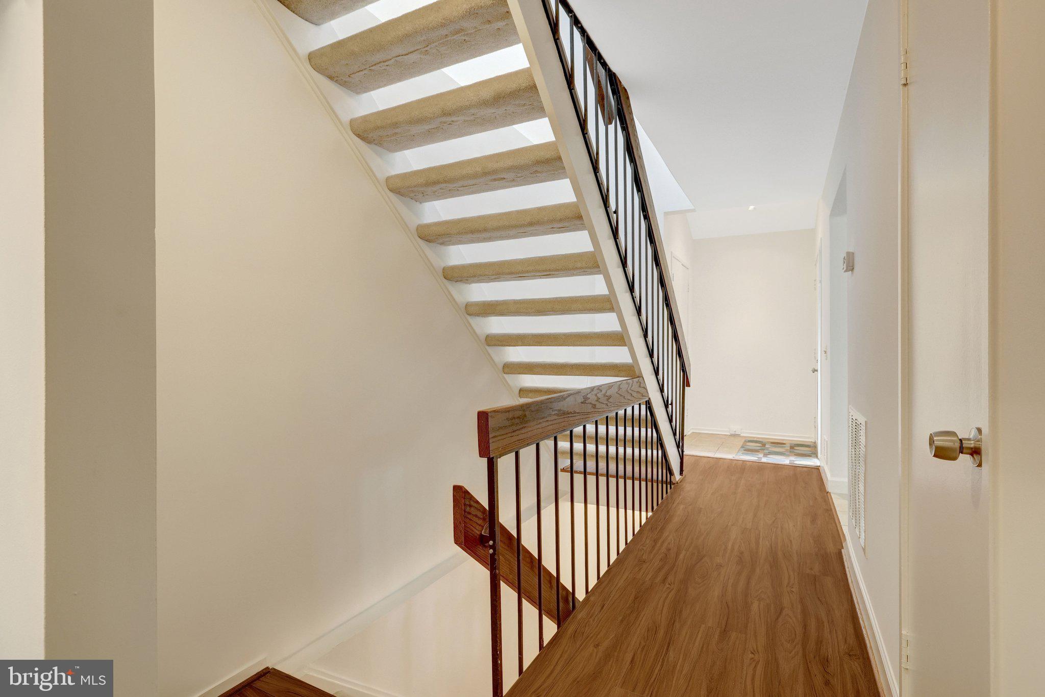 RESTON - Residential