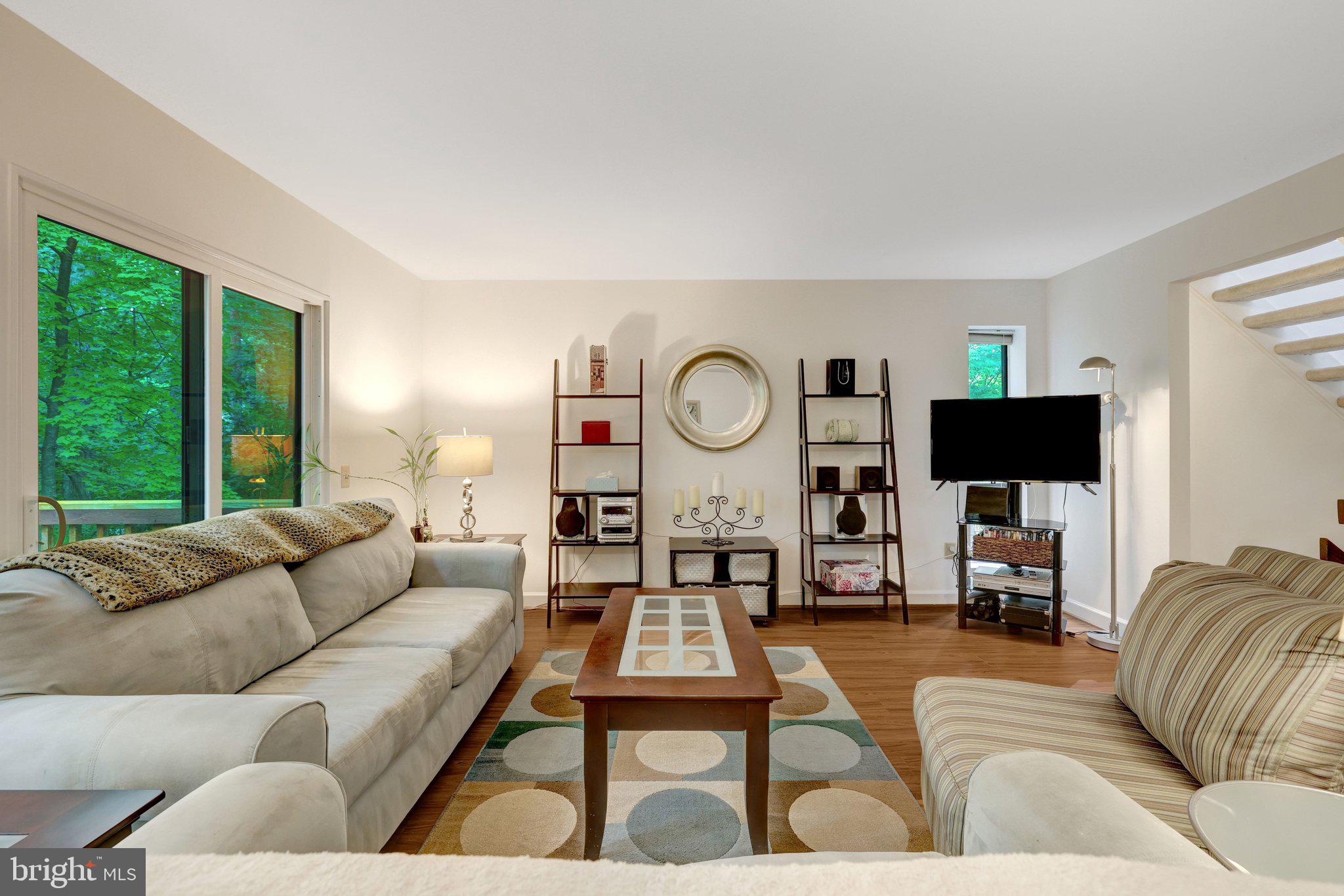 RESTON - Residential