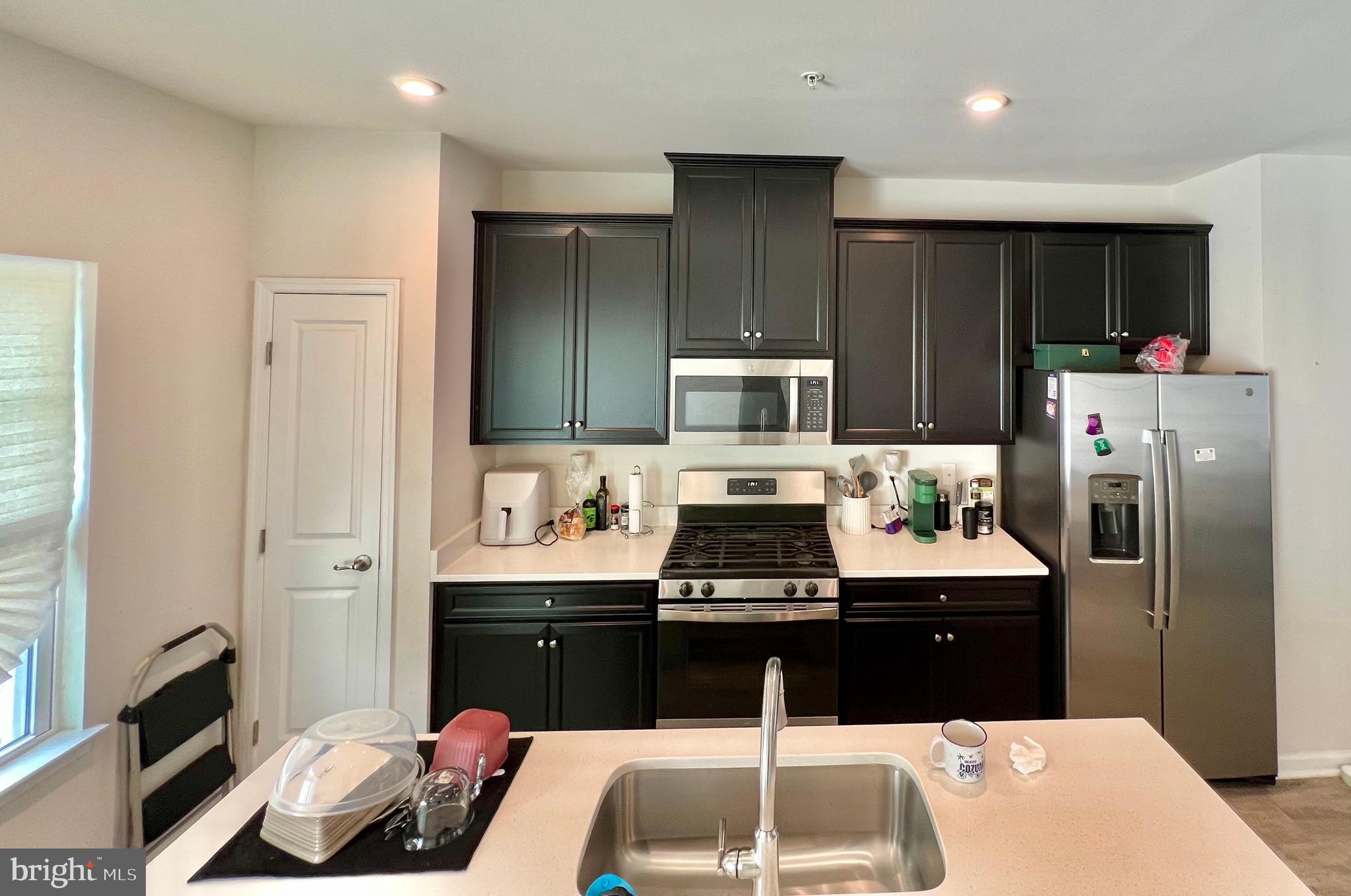 ANCHOR POINT - Residential