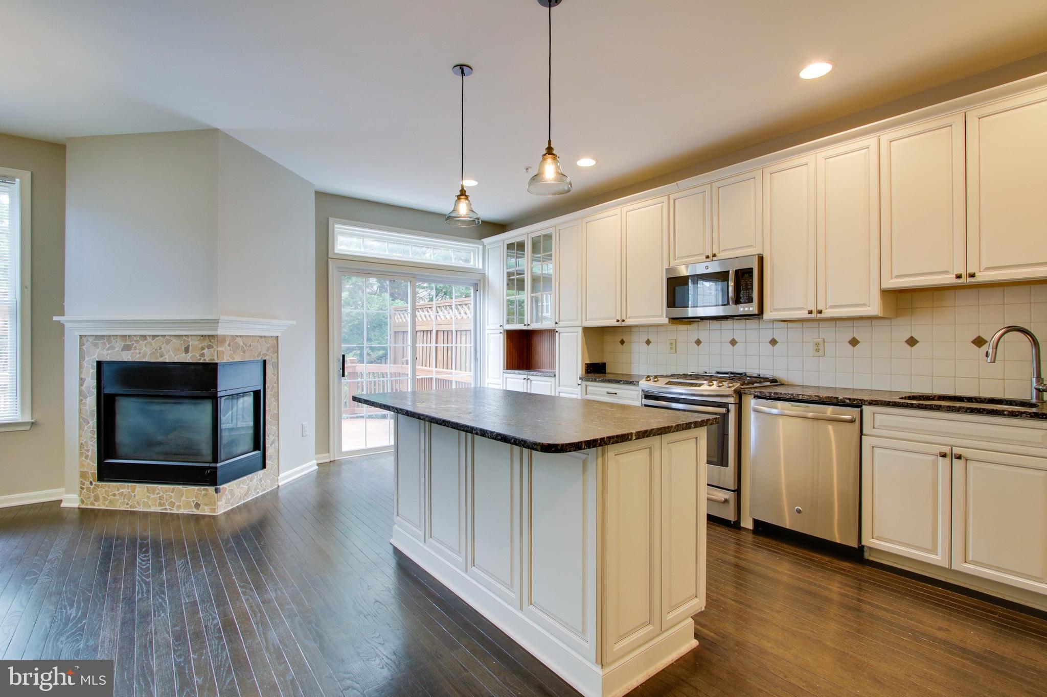 GREY ROCK VILLAS - Residential Lease