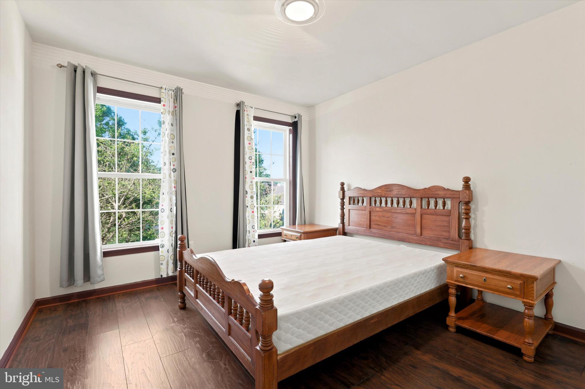 CREEKSIDE AT BLUE BELL - Residential