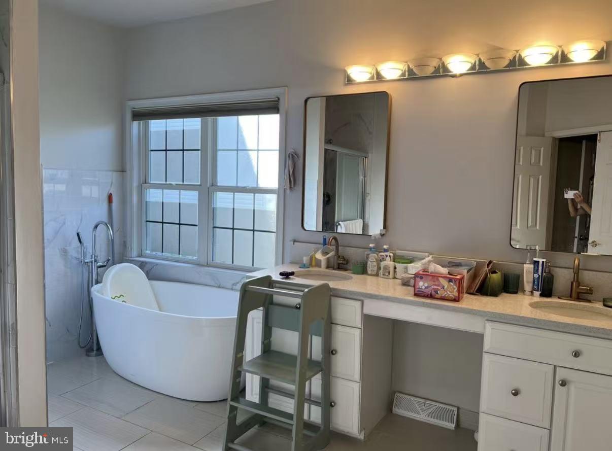 CREEKSIDE AT BLUE BELL - Residential