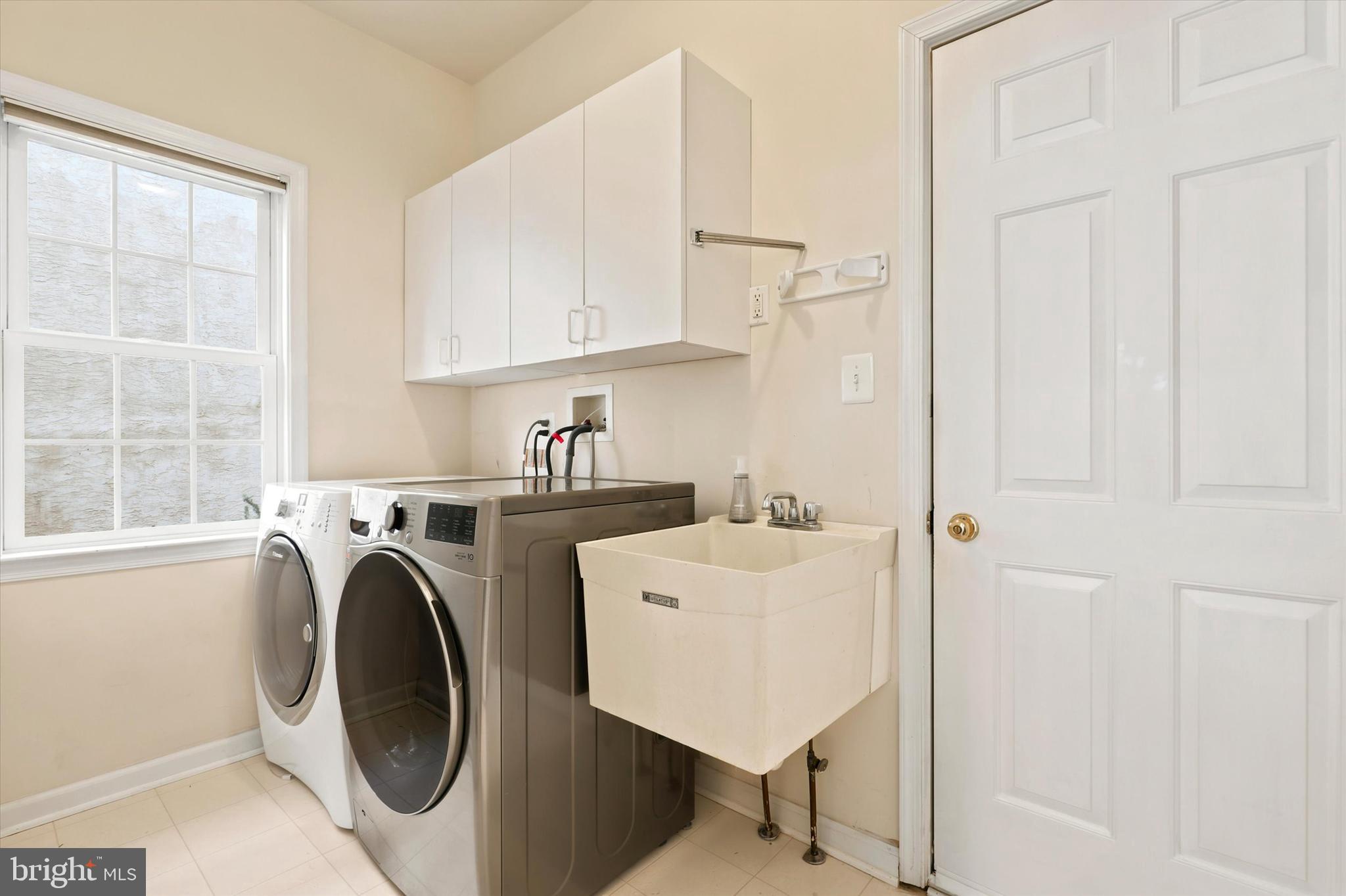 CREEKSIDE AT BLUE BELL - Residential